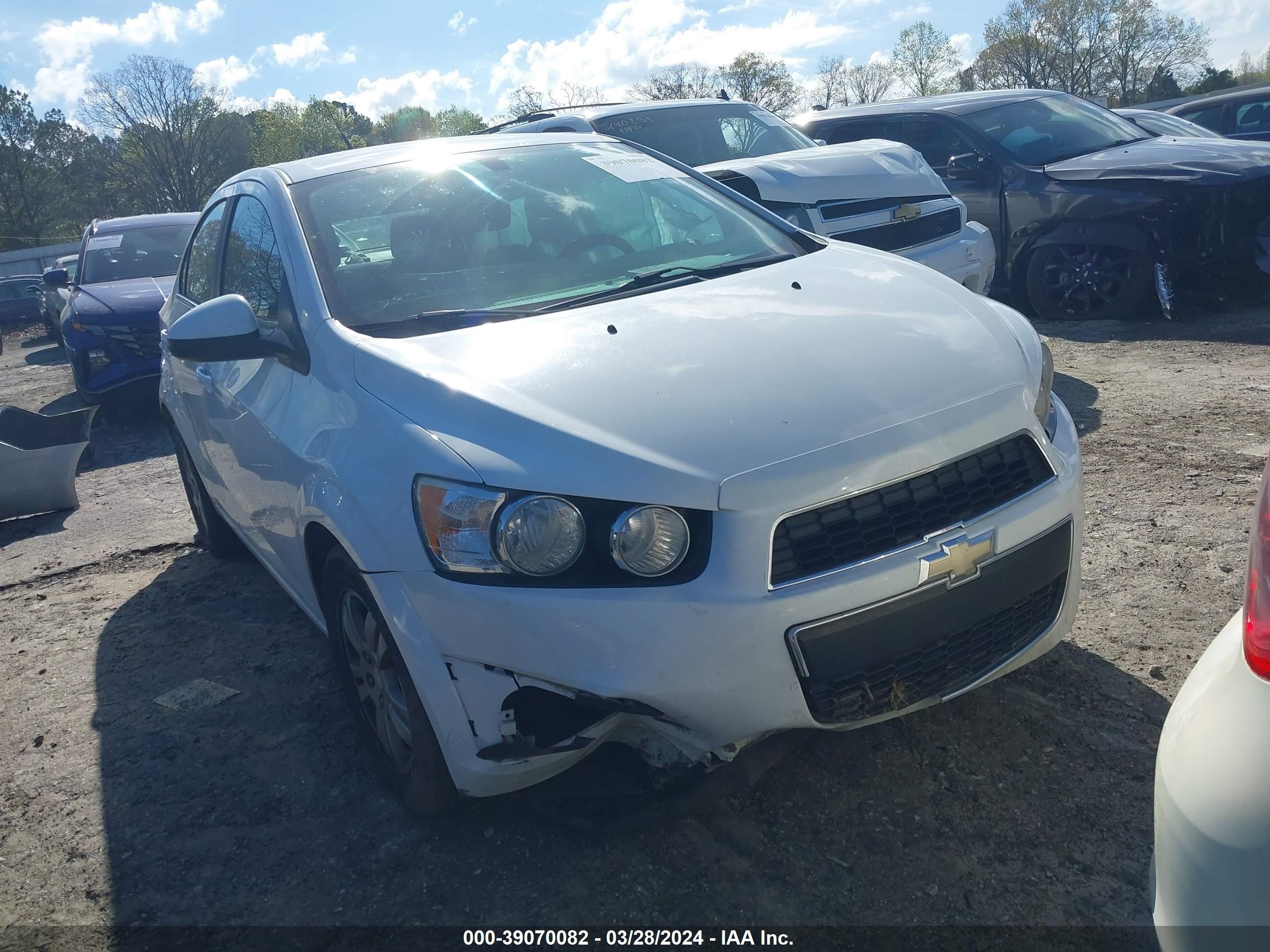 chevrolet sonic 2014 1g1jc5sh6e4160128