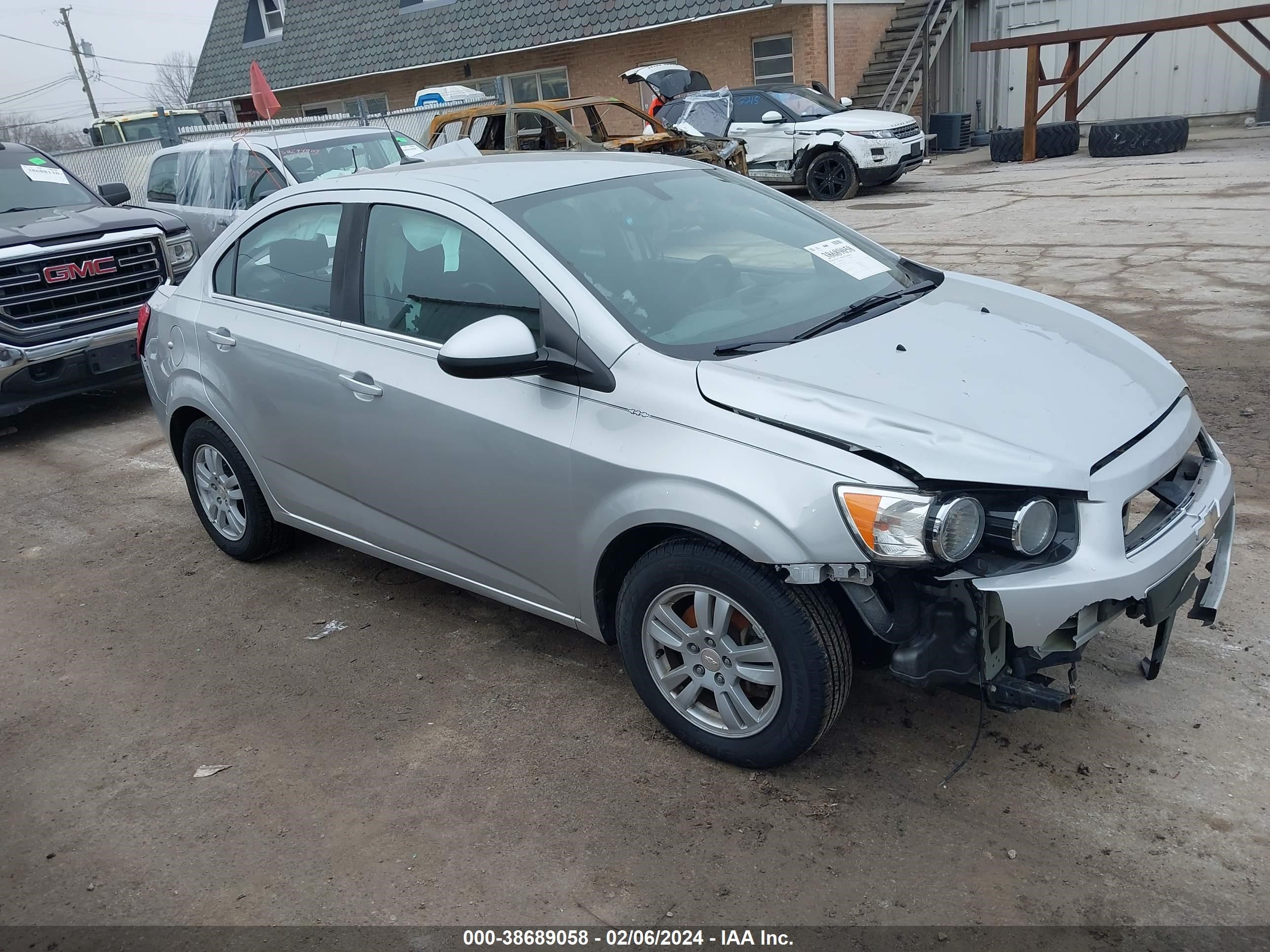 chevrolet sonic 2014 1g1jc5shxe4152601