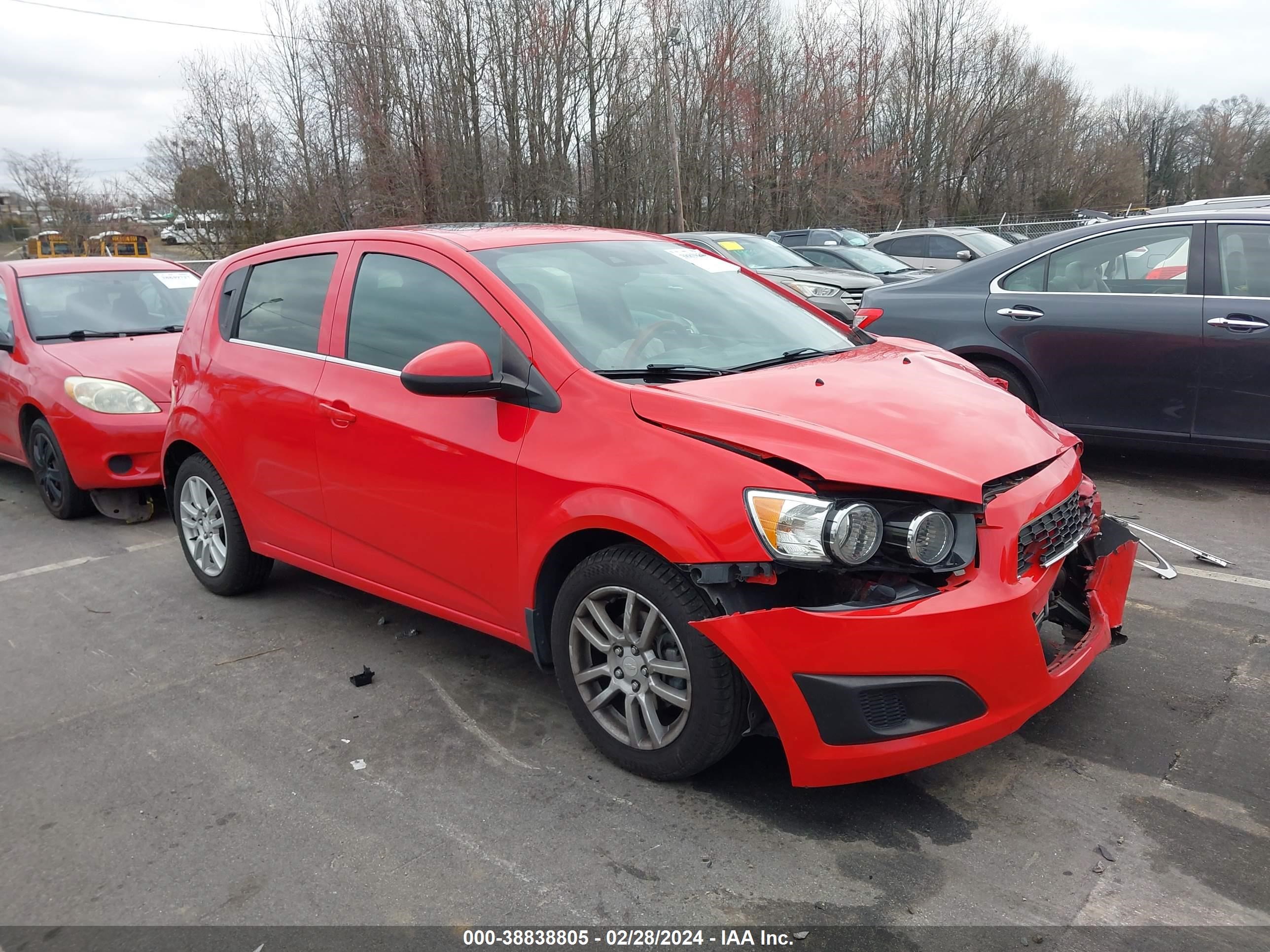 chevrolet sonic 2016 1g1jd6sb6g4123906