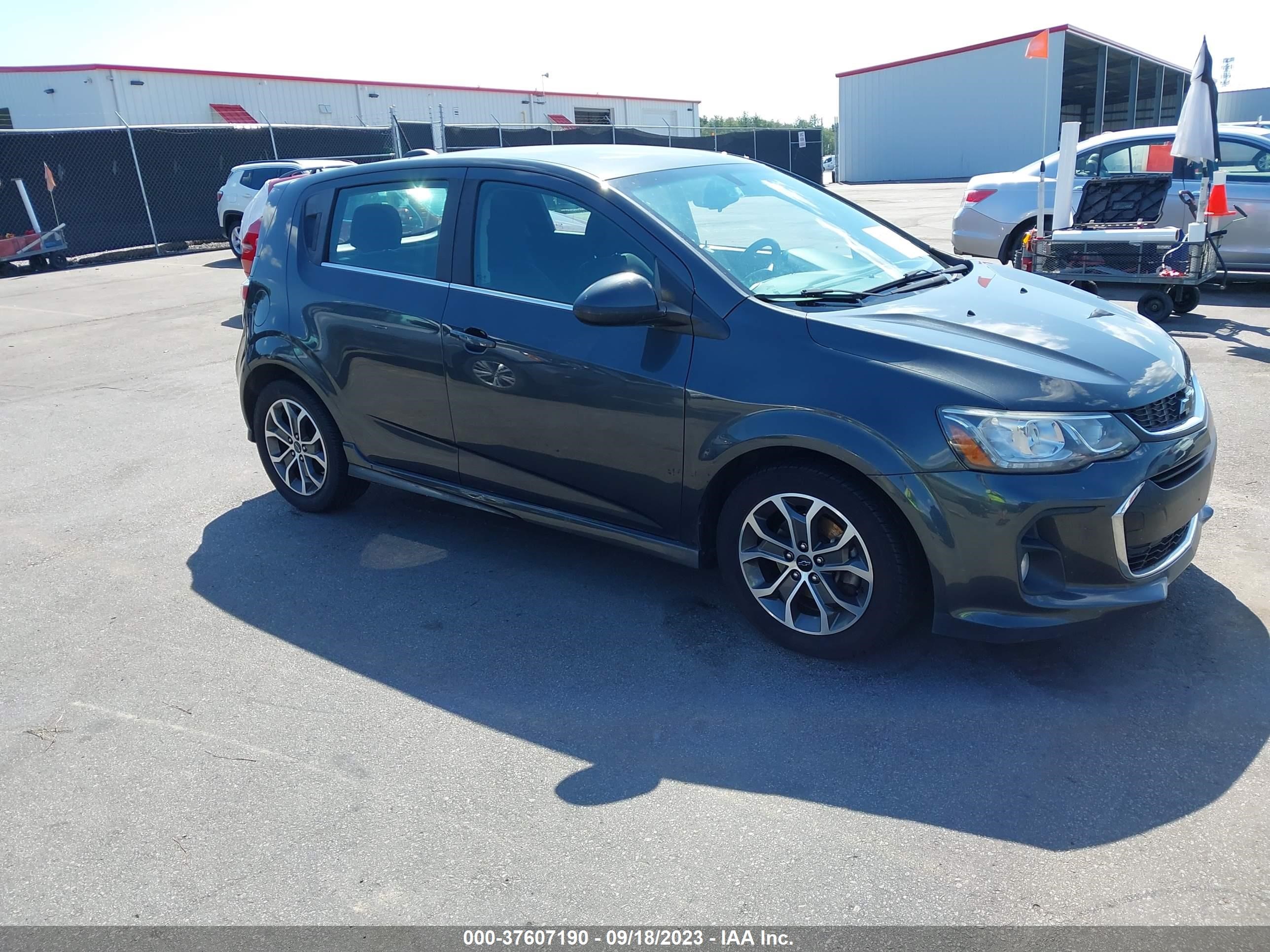 chevrolet sonic 2018 1g1jd6sh4j4107733