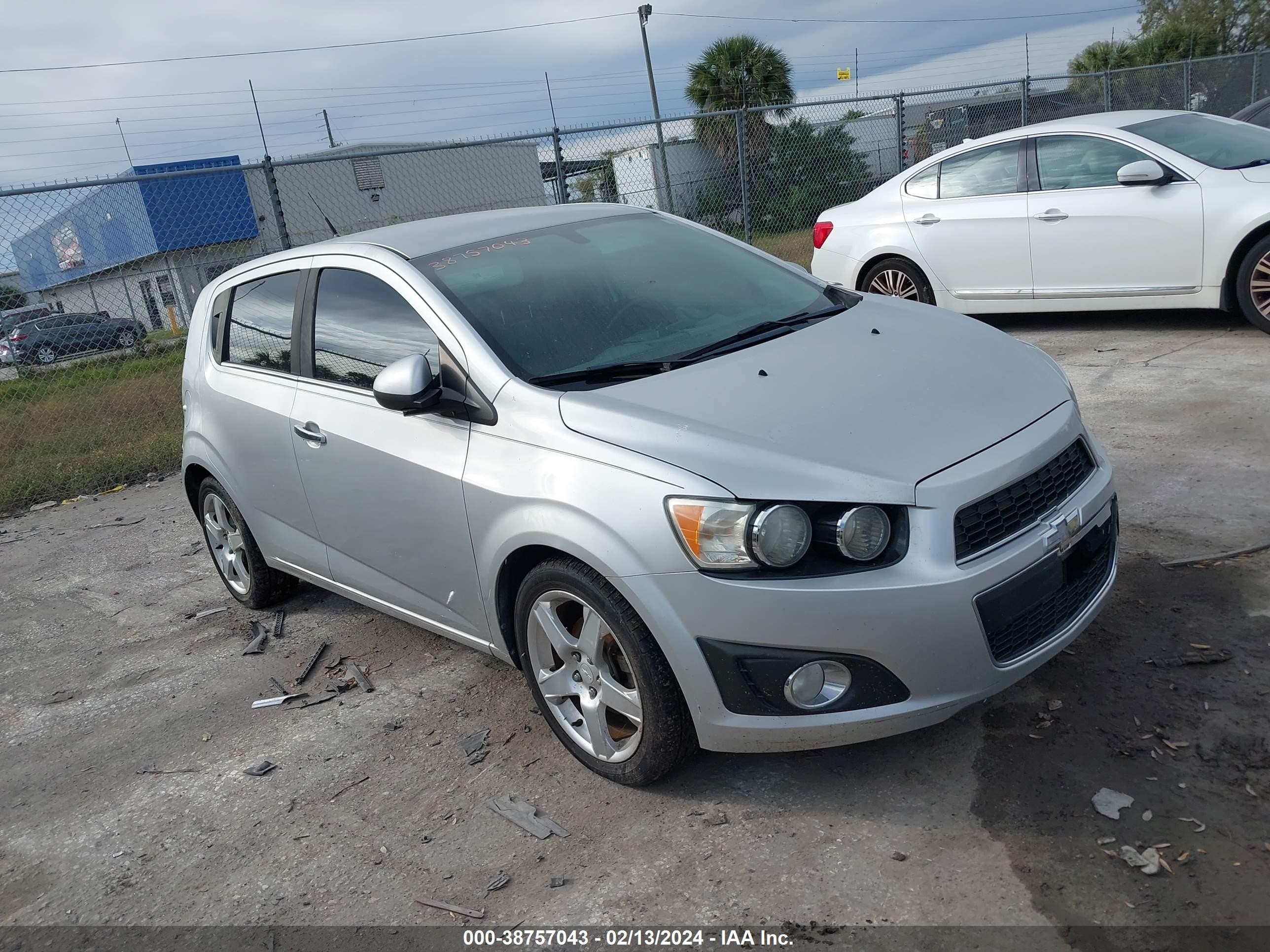 chevrolet sonic 2014 1g1je6sb3e4233418