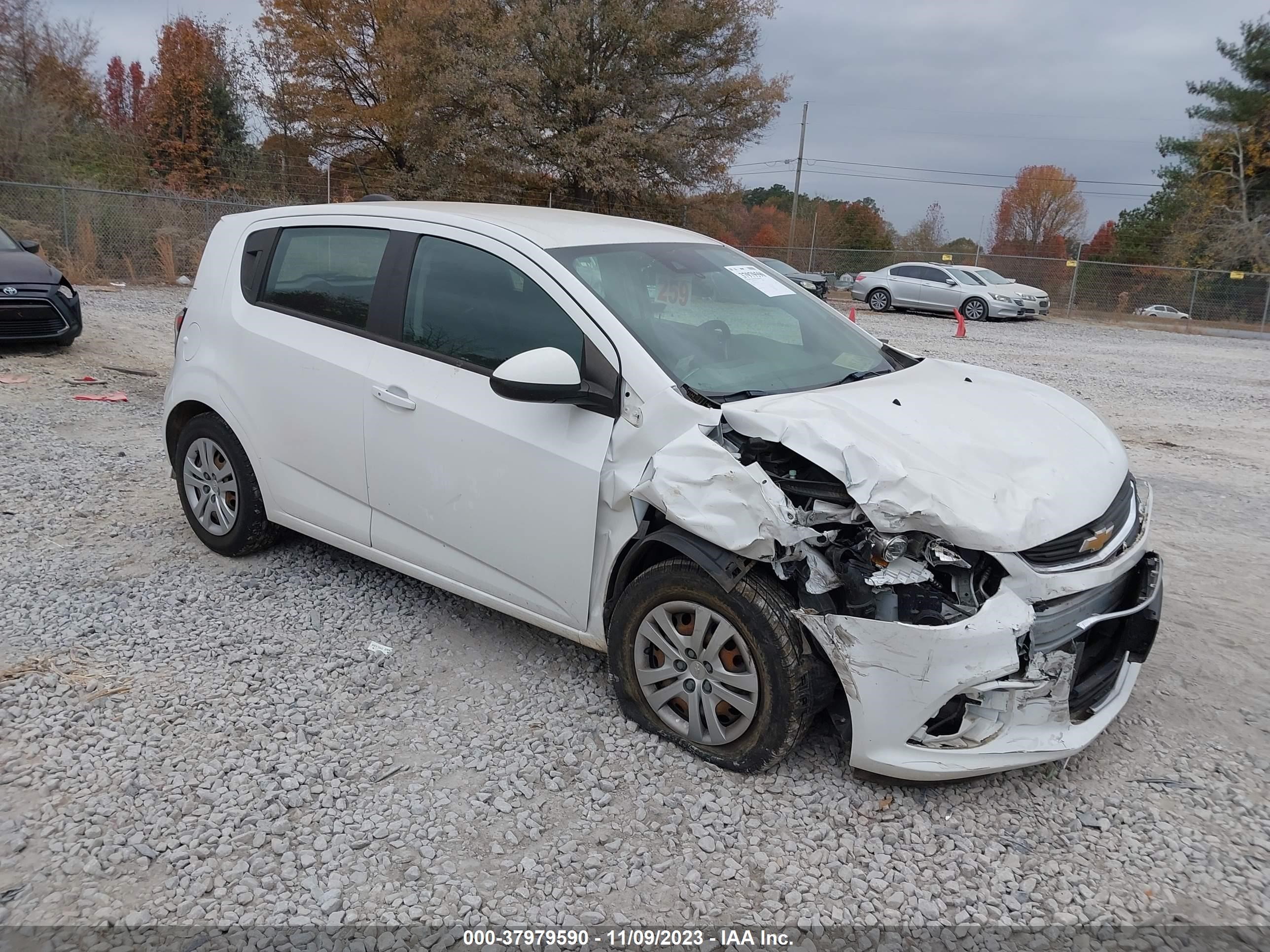 chevrolet sonic 2019 1g1jg6sb7k4130508