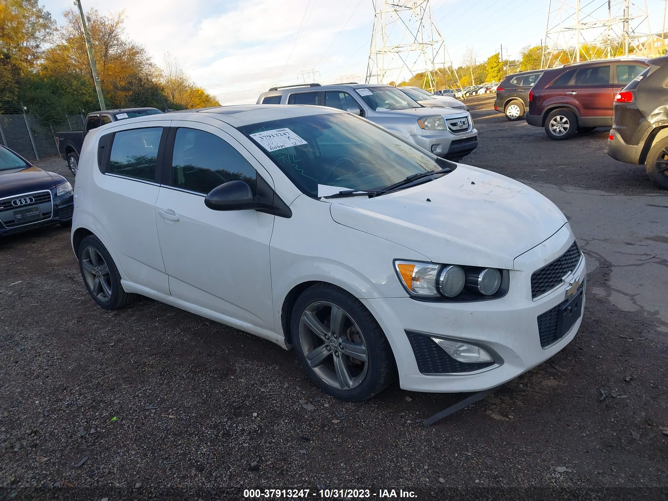 chevrolet sonic 2013 1g1jg6sb8d4211164