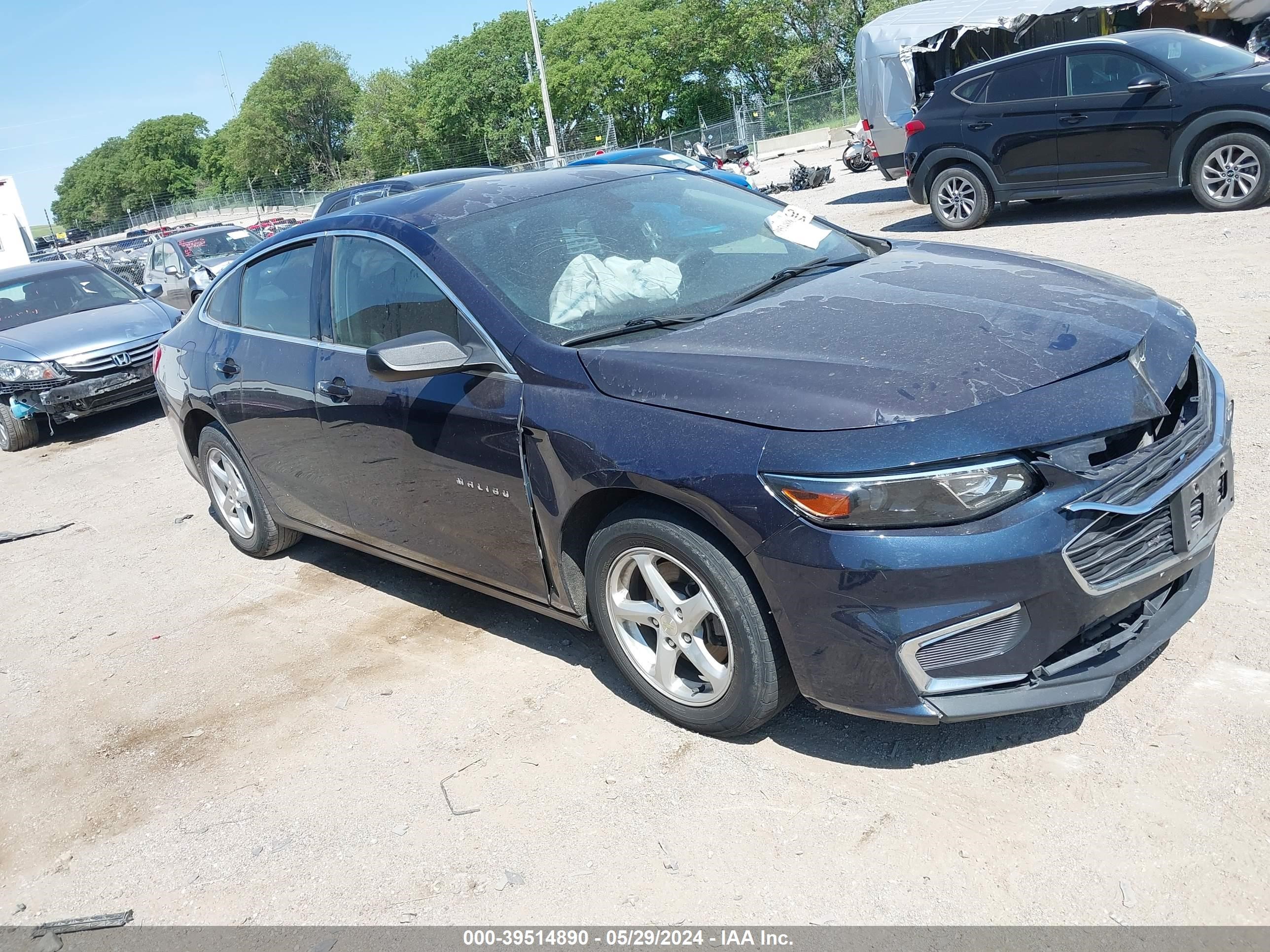 chevrolet malibu 2017 1g1zb5st4hf136266