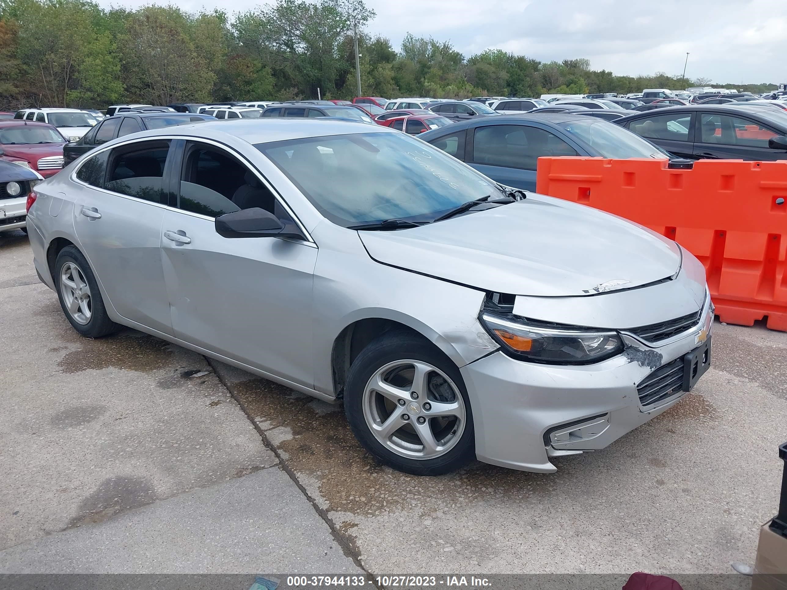 chevrolet malibu 2017 1g1zc5st4hf102289