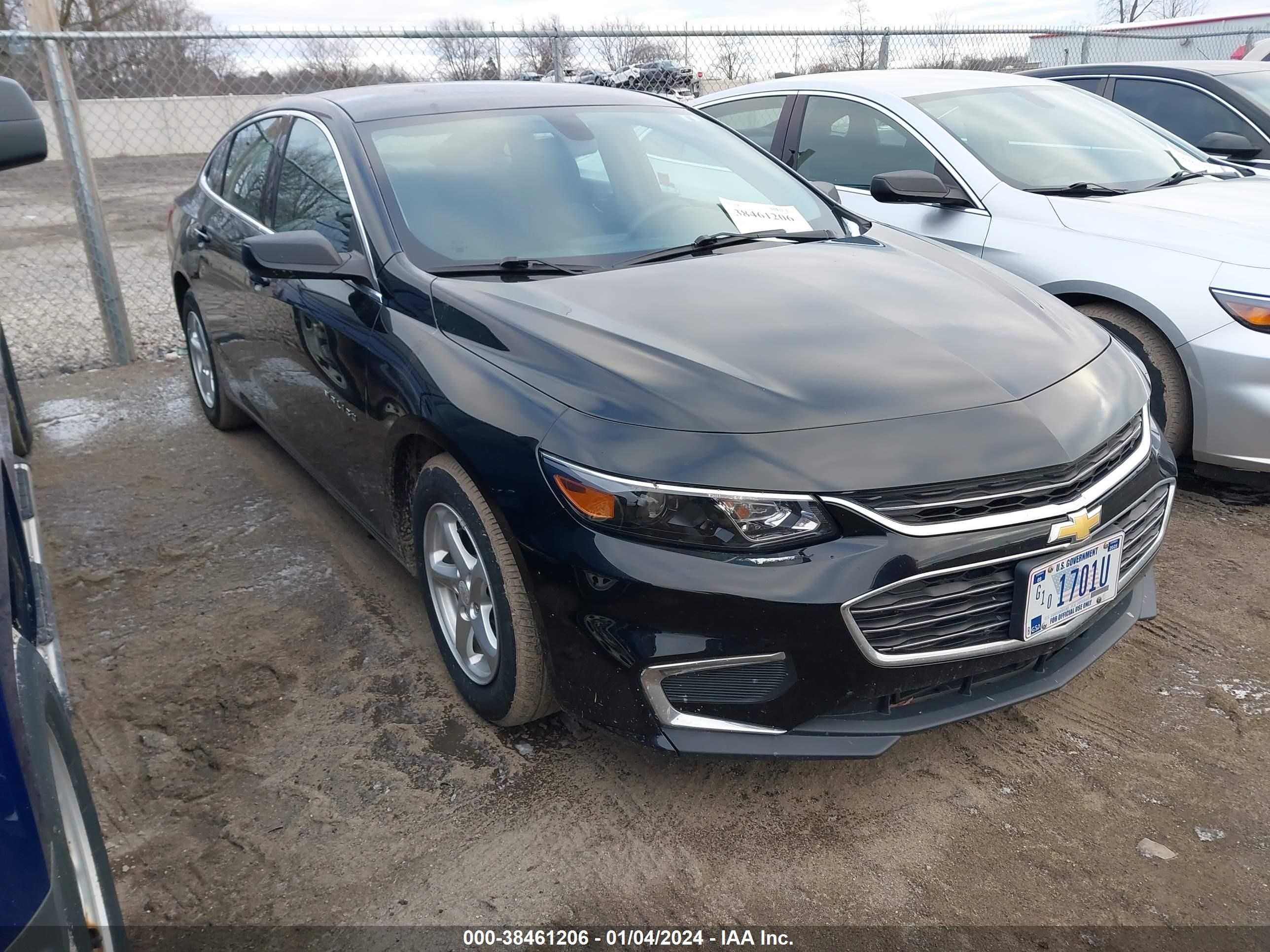 chevrolet malibu 2018 1g1zc5st4jf100256