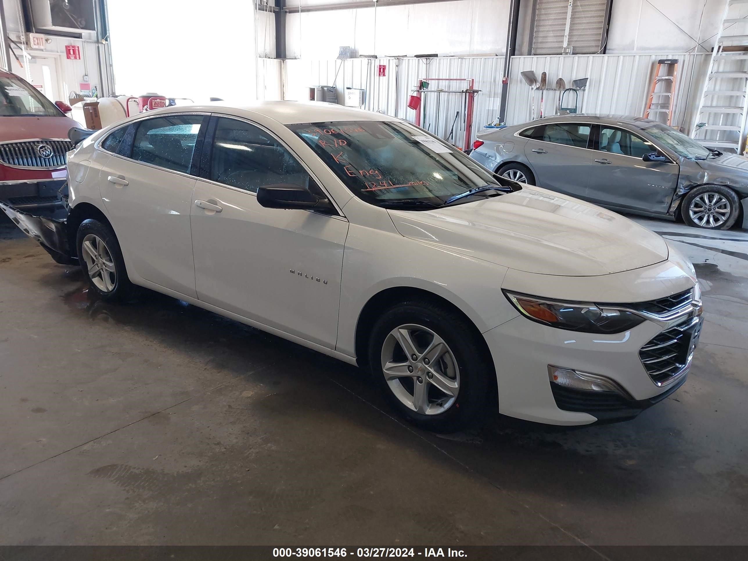 chevrolet malibu 2023 1g1zc5st4pf252692