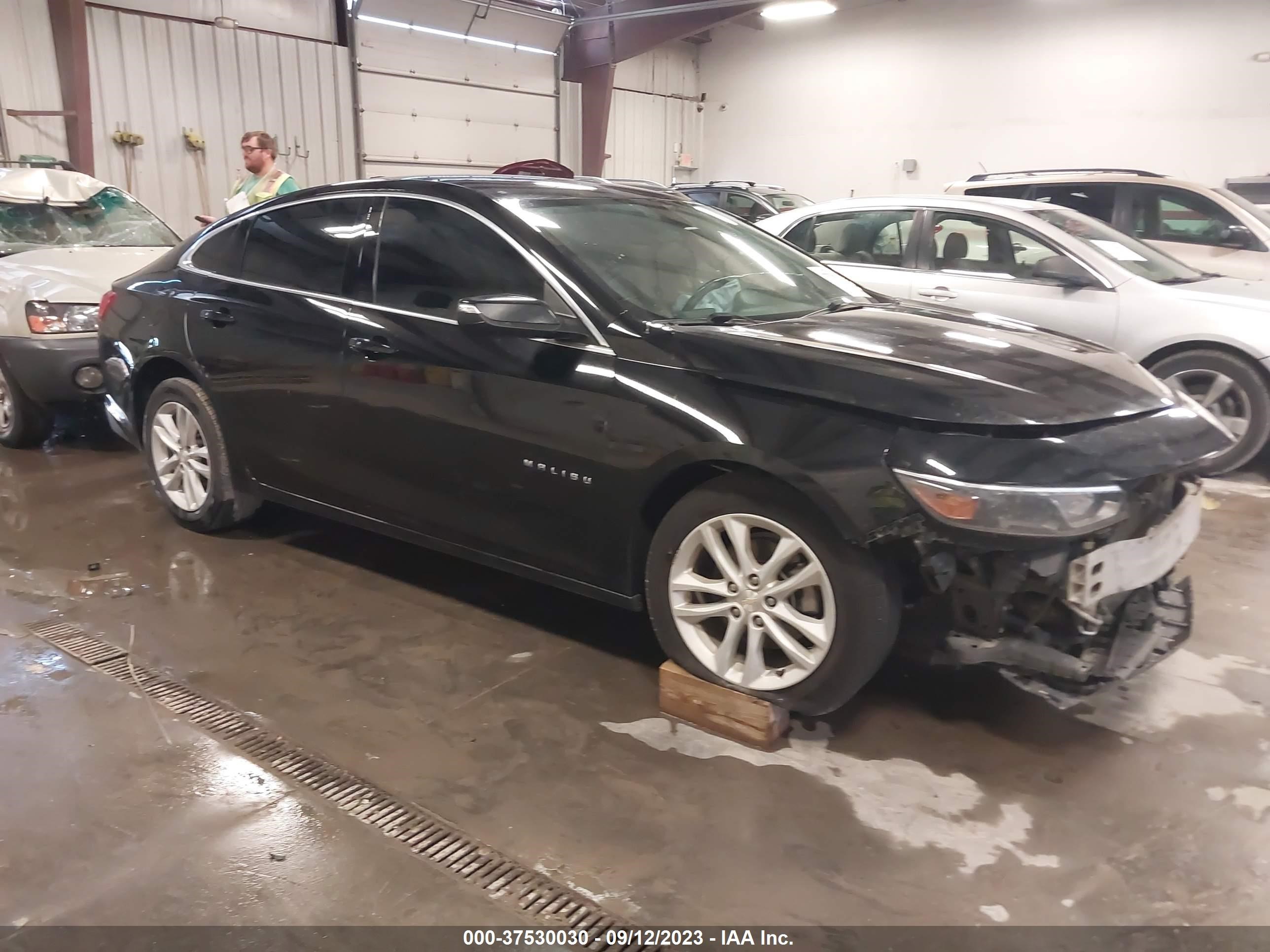 chevrolet malibu 2018 1g1zd5st3jf241350