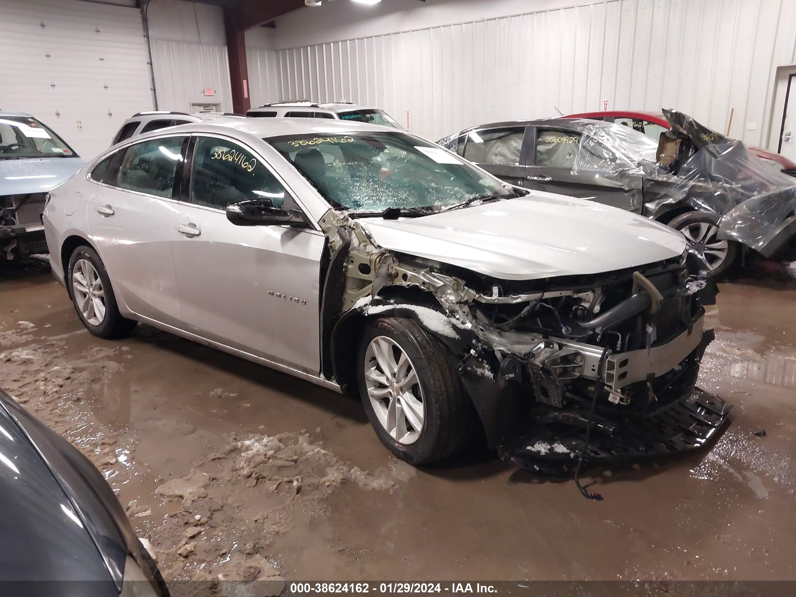 chevrolet malibu 2018 1g1zd5st5jf214389