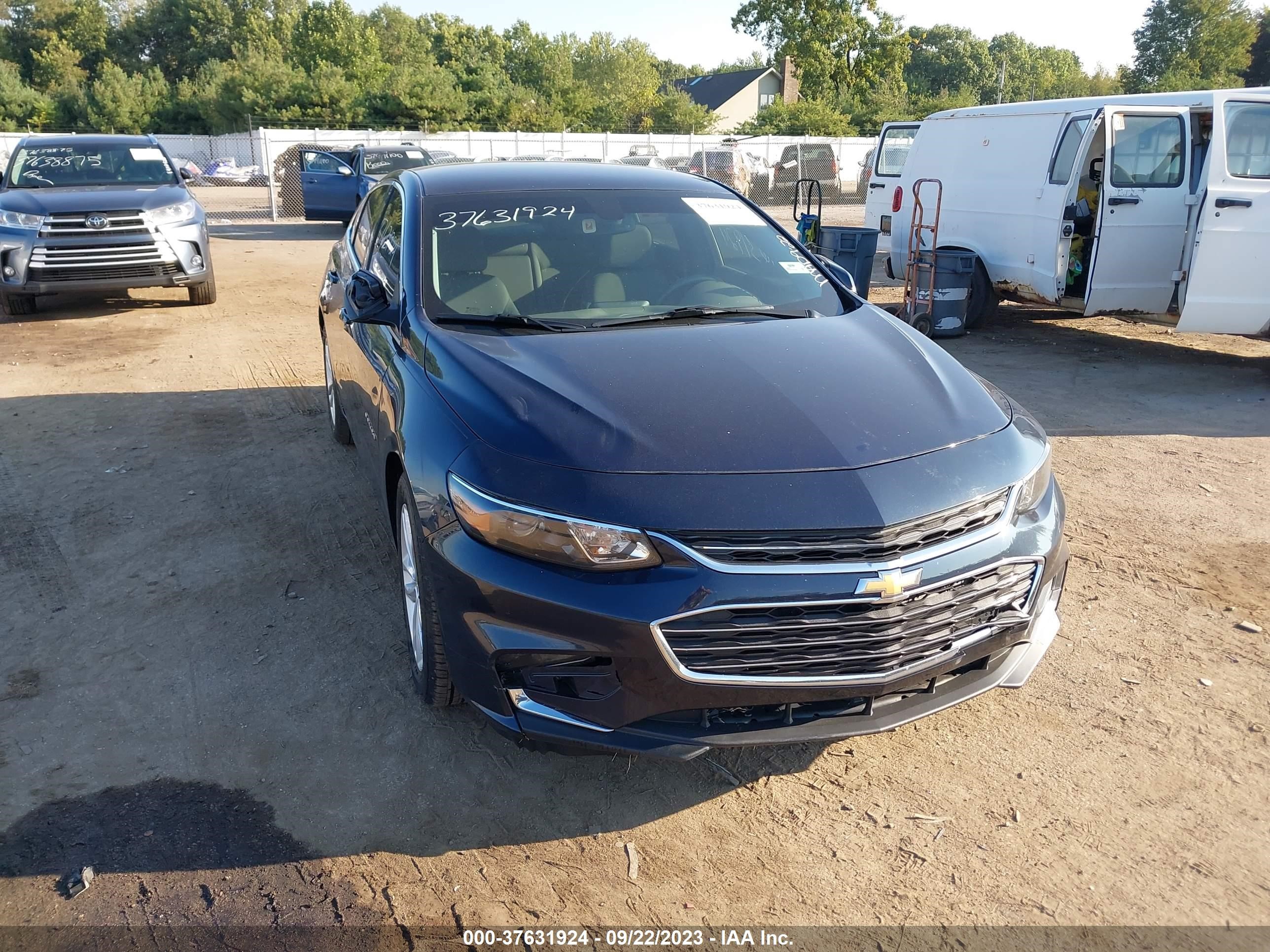 chevrolet malibu 2017 1g1ze5st3hf106828