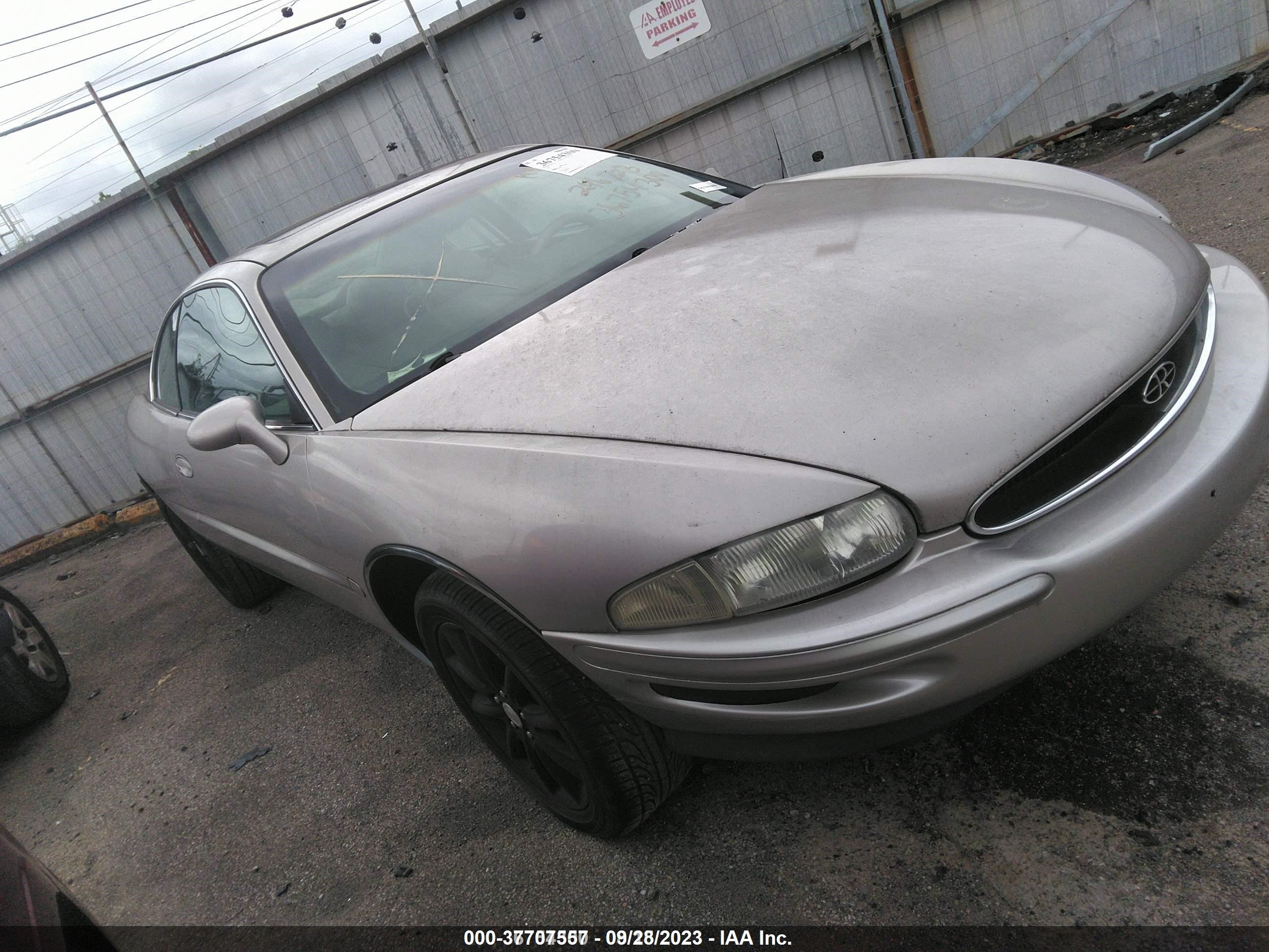 buick riviera 1998 1g4gd2217w4700700