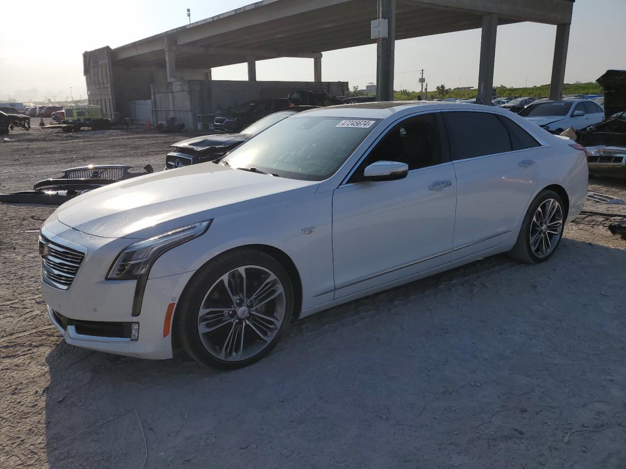 cadillac  2018 1g6kp5r66ju138857