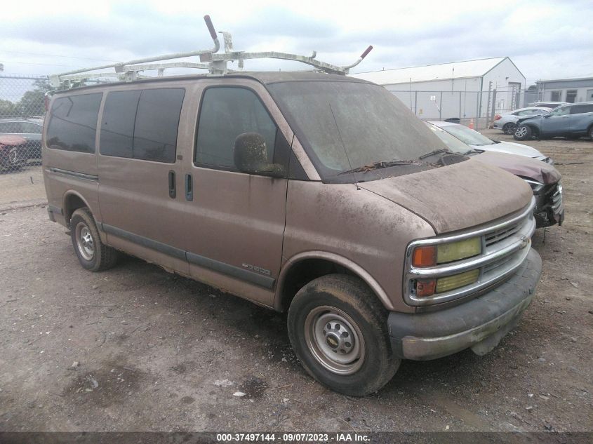 chevrolet express 2002 1gahg35r721100433