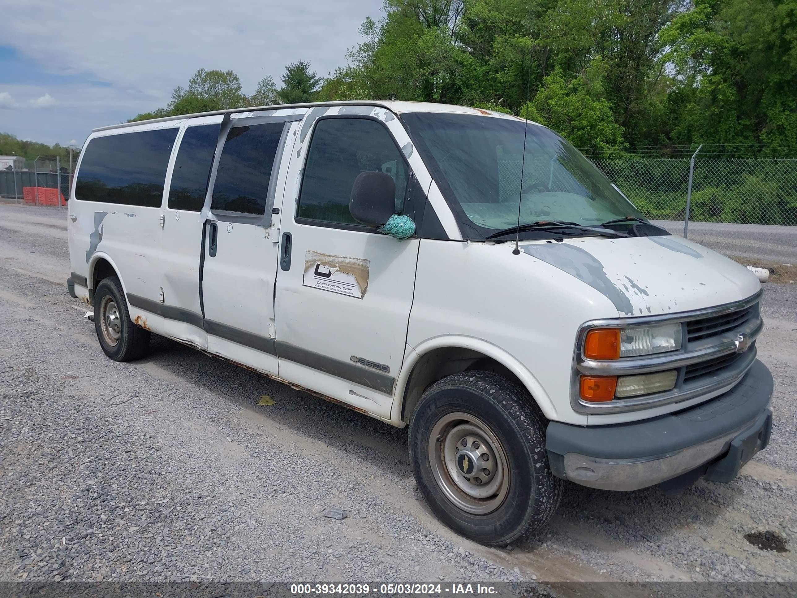 chevrolet express 2002 1gahg39r121197221