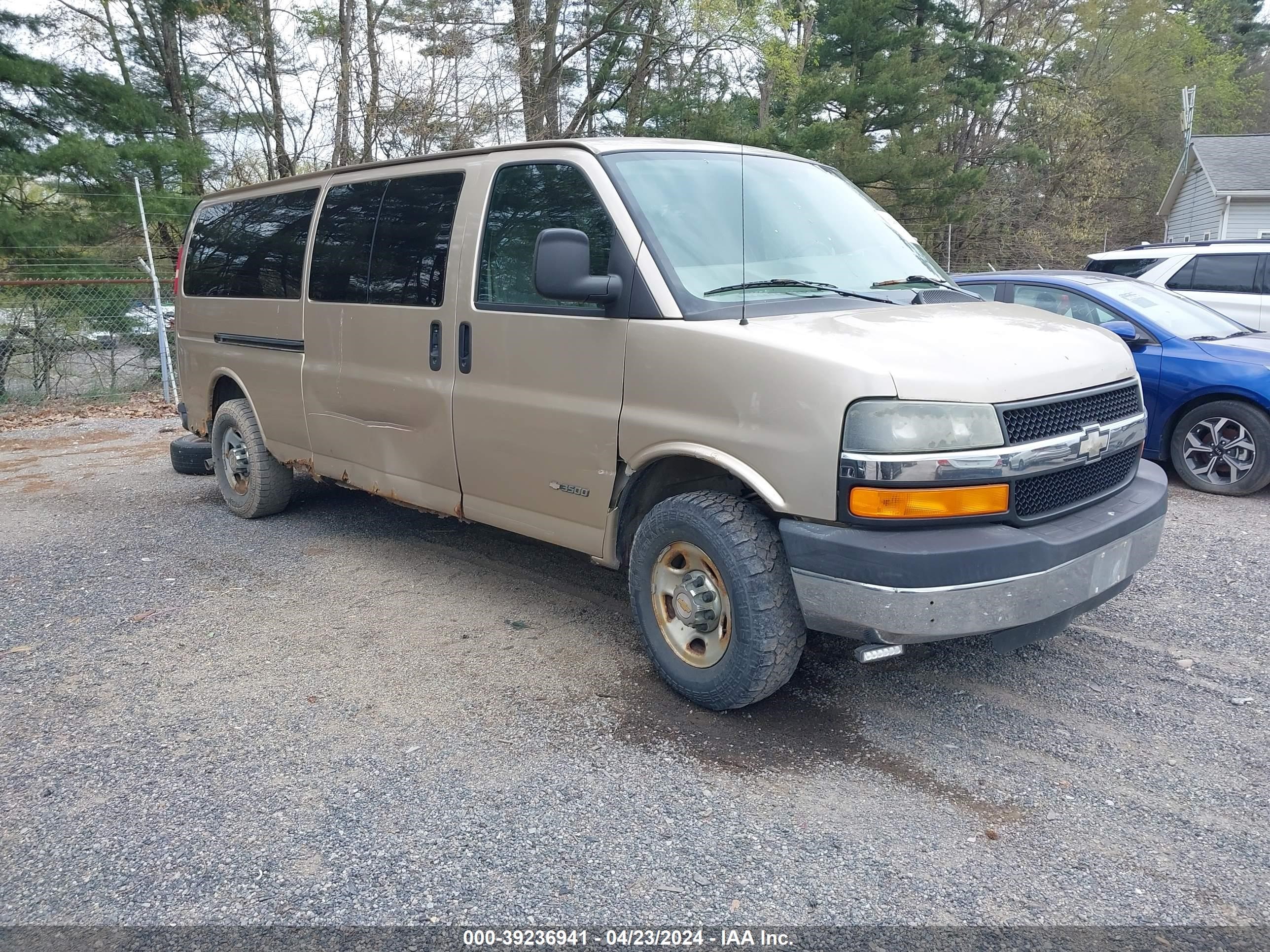 chevrolet express 2005 1gahg39u151240304