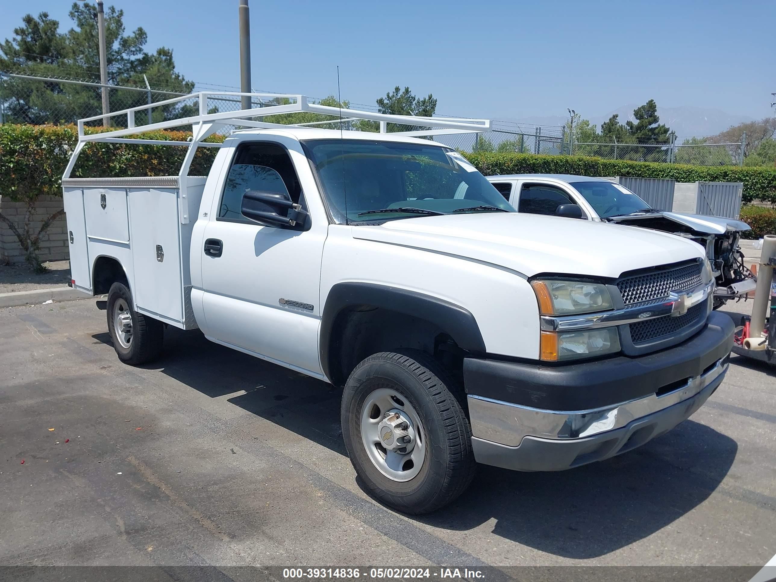 chevrolet silverado 2004 1gbhc24u64e350202