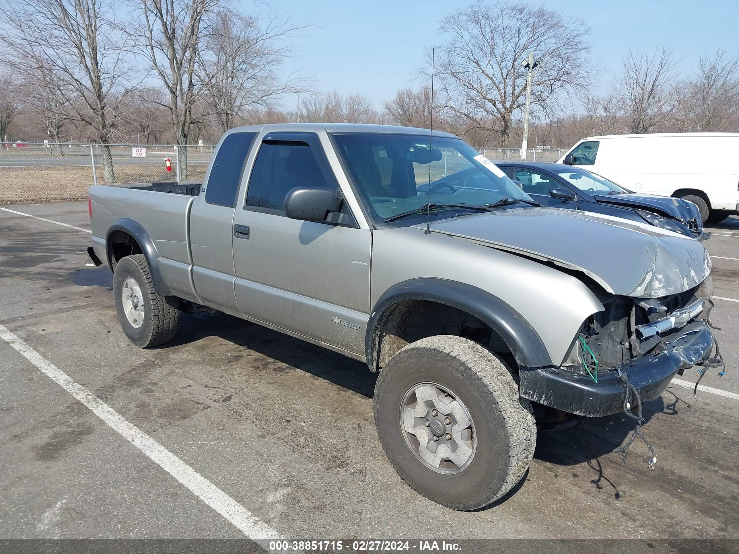 chevrolet s-10 pickup 2001 1gcct19w018101060