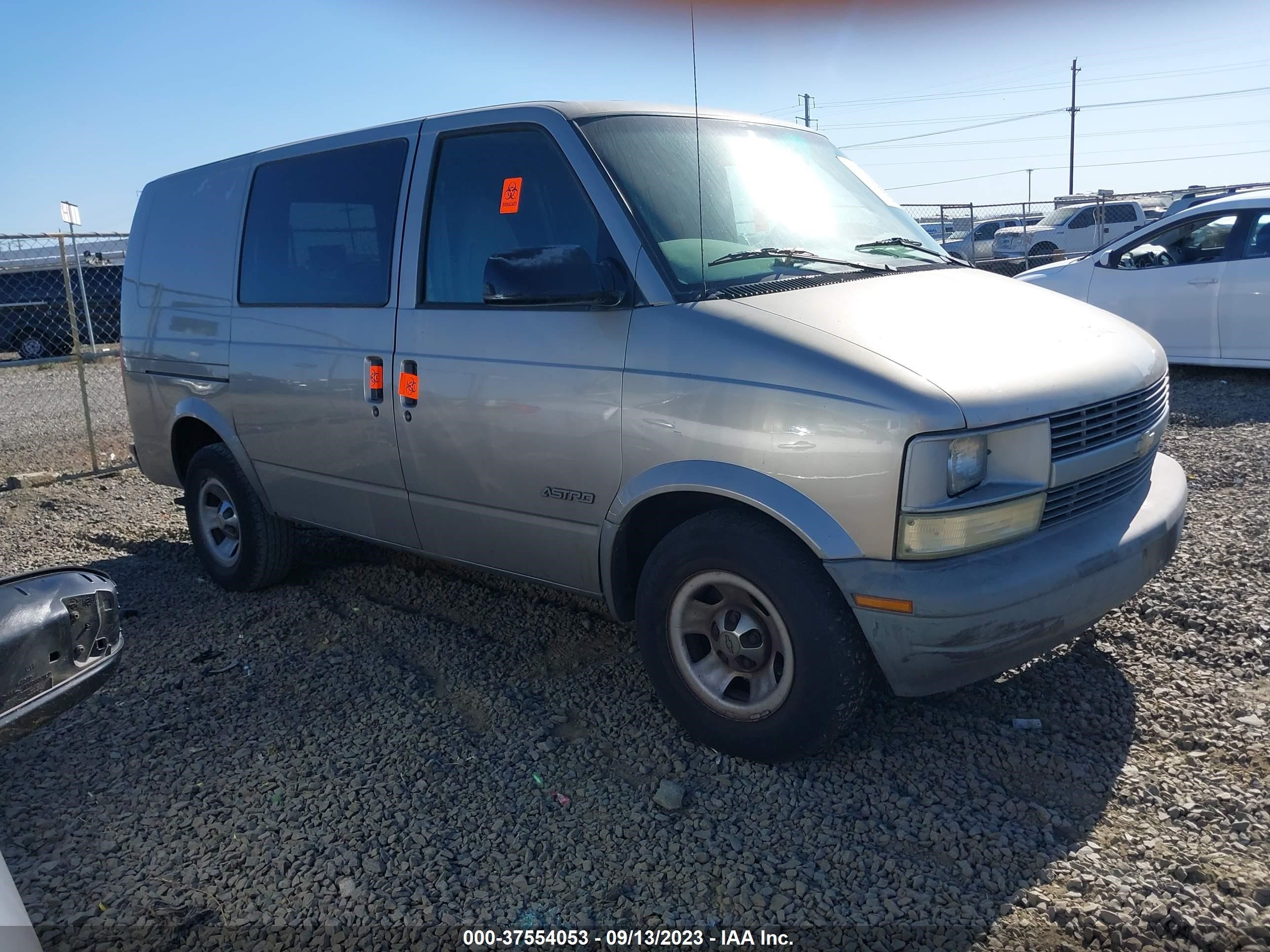 chevrolet astro 2002 1gcdm19x02b156218