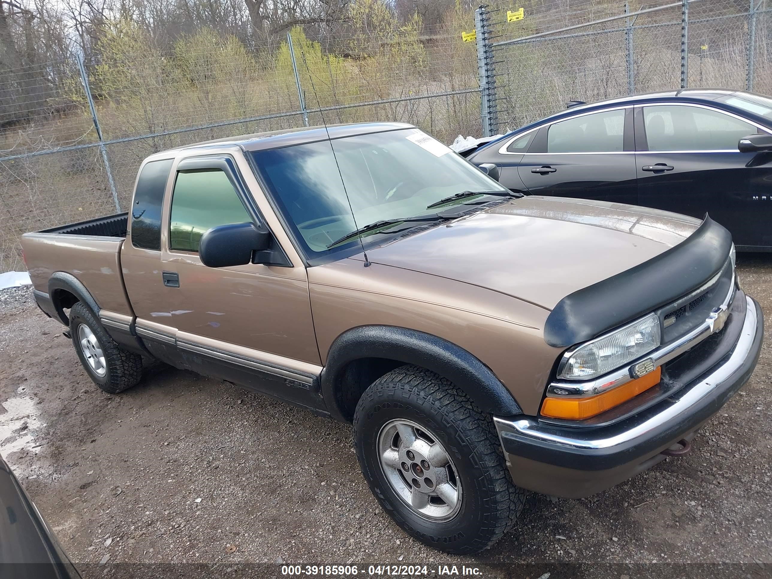 chevrolet s-10 pickup 2002 1gcdt19w428115646