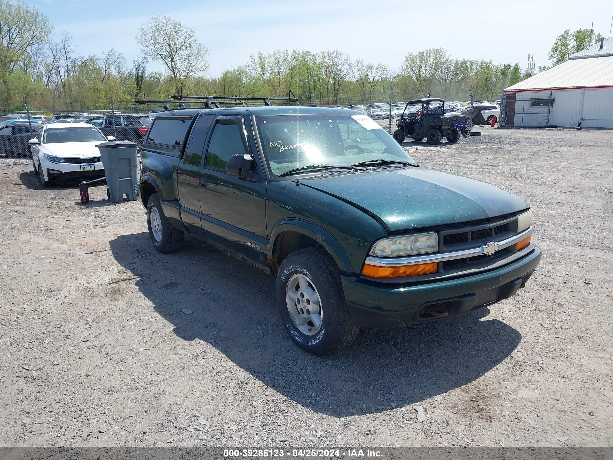 chevrolet s-10 pickup 2003 1gcdt19x438190972