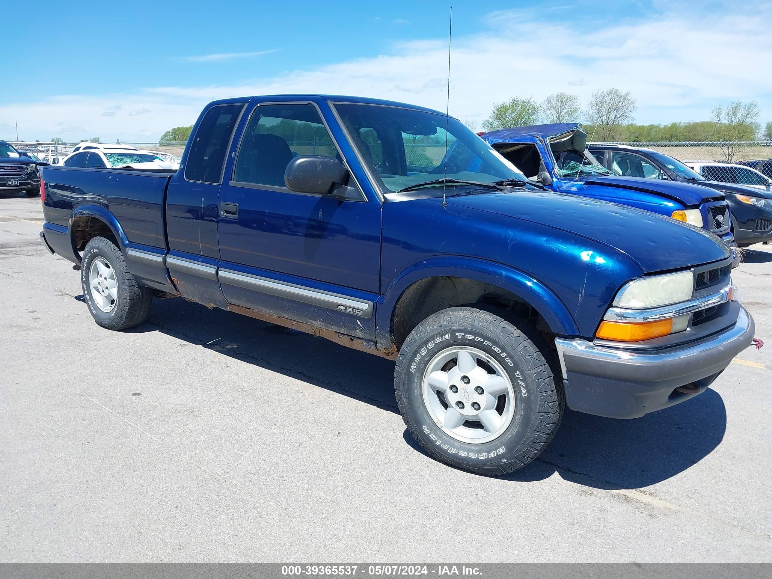 chevrolet s-10 pickup 2003 1gcdt19x738184650