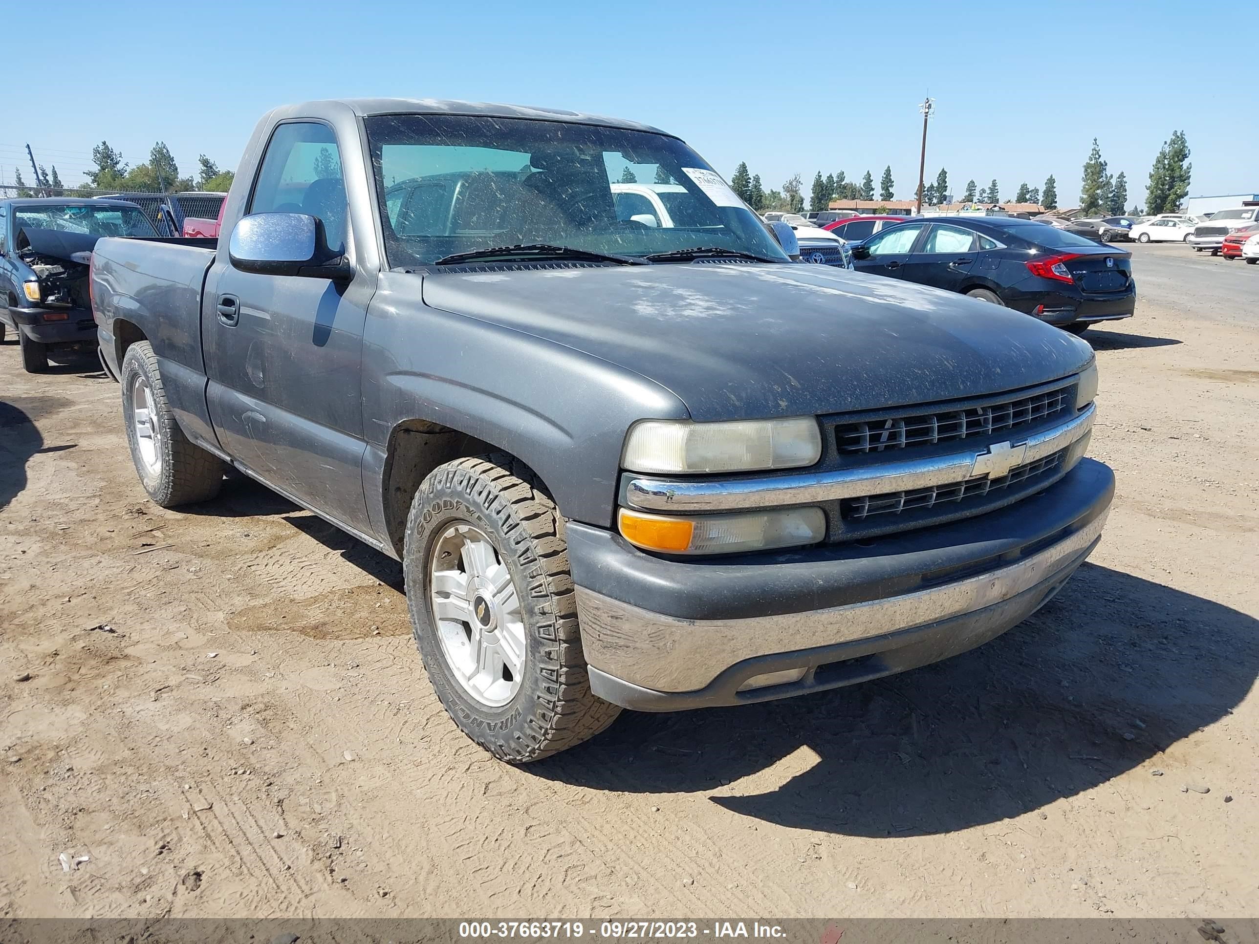 chevrolet silverado 2002 1gcec14t42z130336