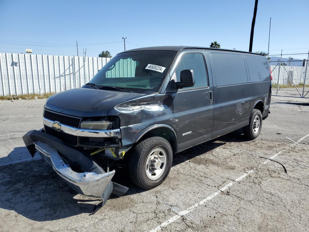 chevrolet express 2004 1gcgg25v241108100