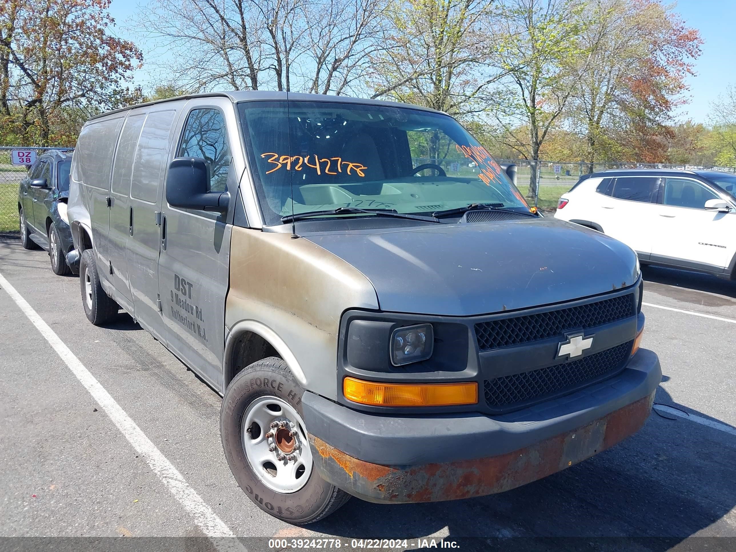 chevrolet express 2008 1gcgg29c481163419