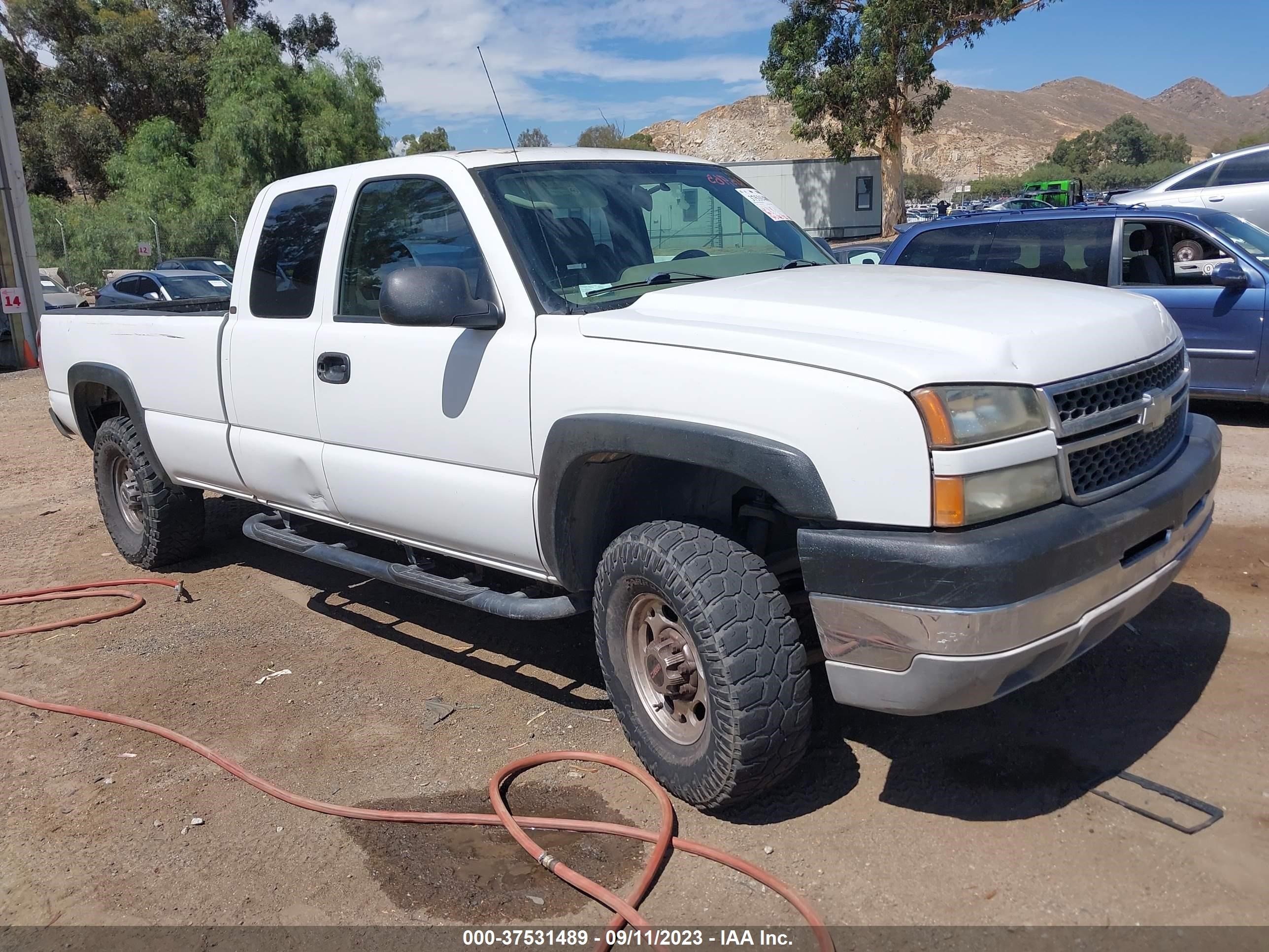 chevrolet silverado 2005 1gchc29u55e140471