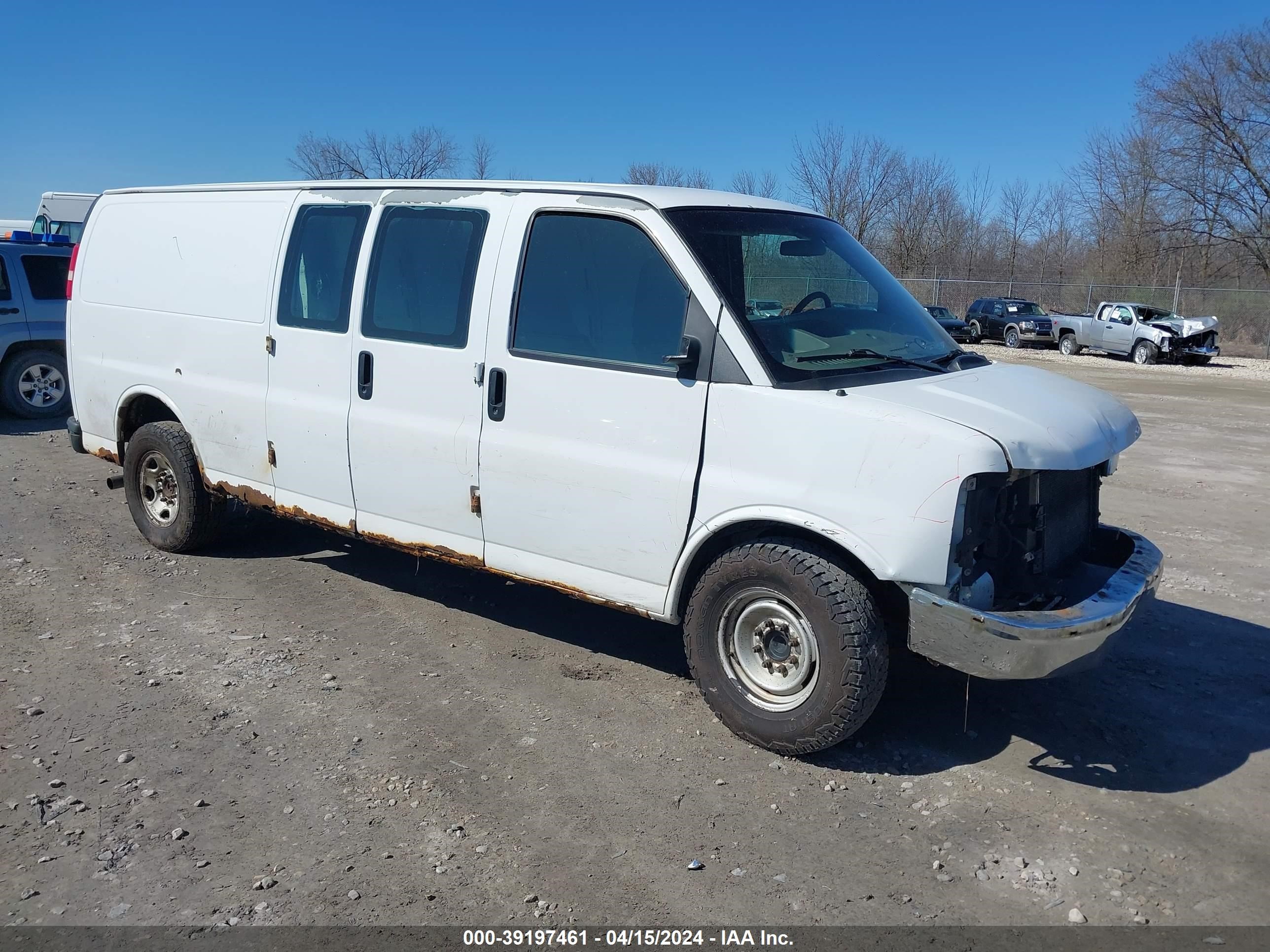 chevrolet express 2008 1gchg39k281135717