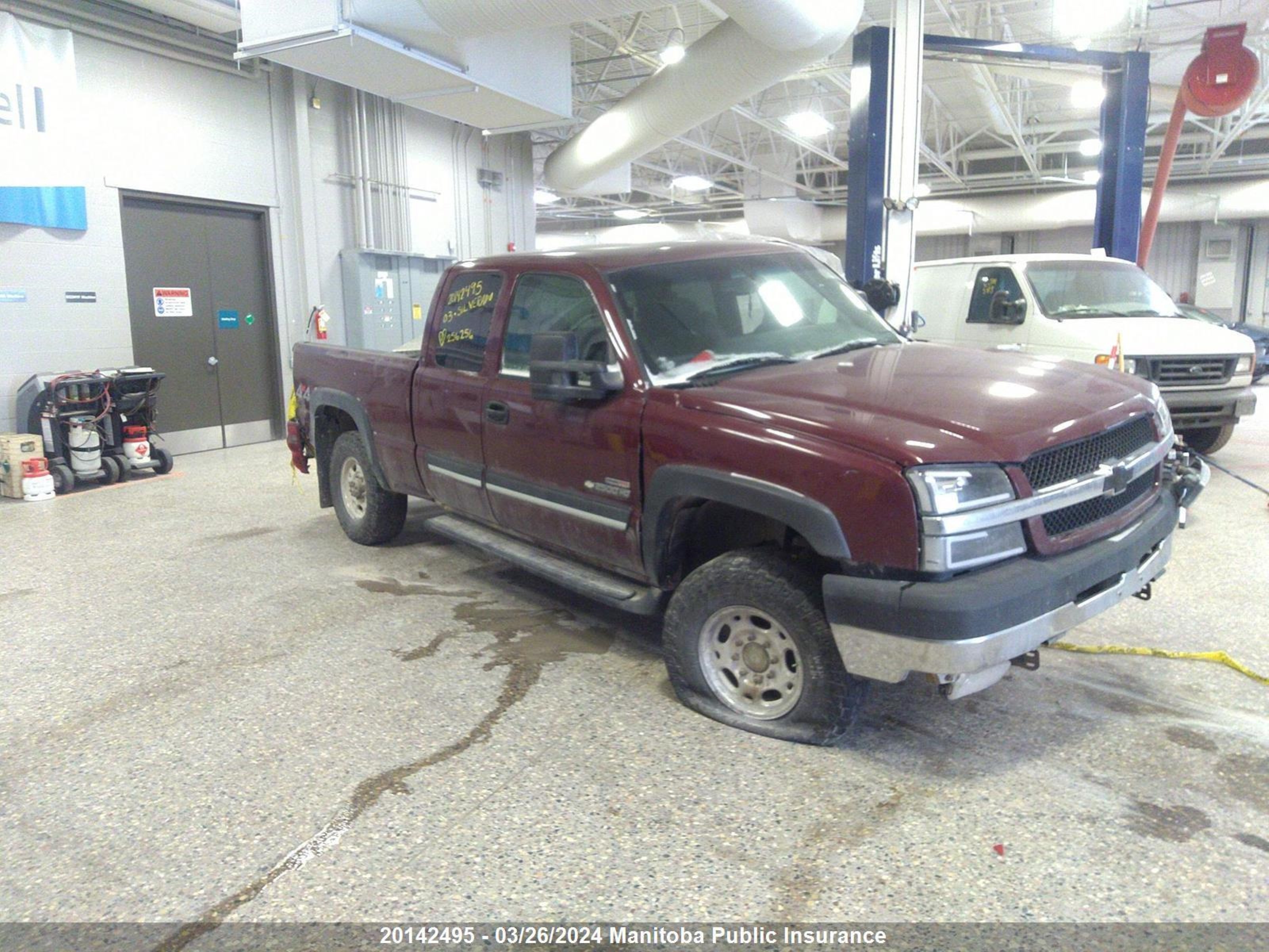 chevrolet  2003 1gchk29133e256256