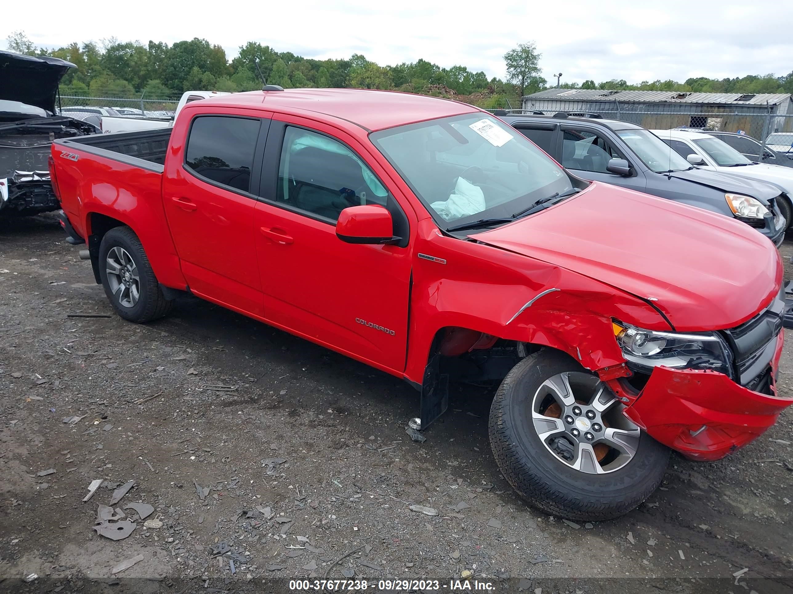 chevrolet colorado 2018 1gcptde1xj1300350