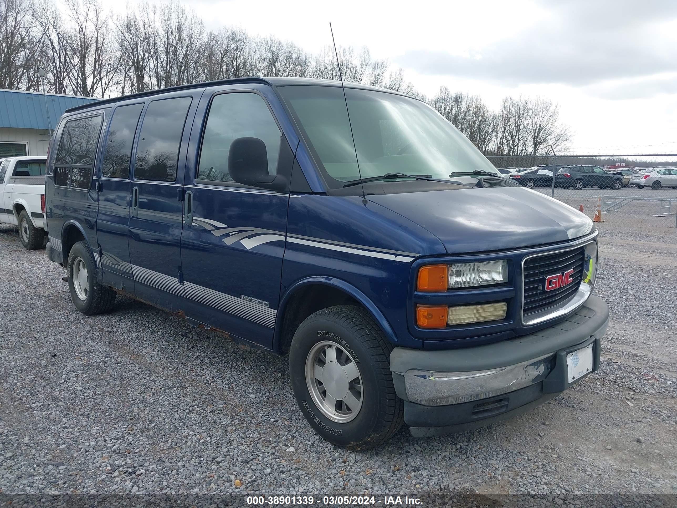 gmc savana 2001 1gdfg15r211233307