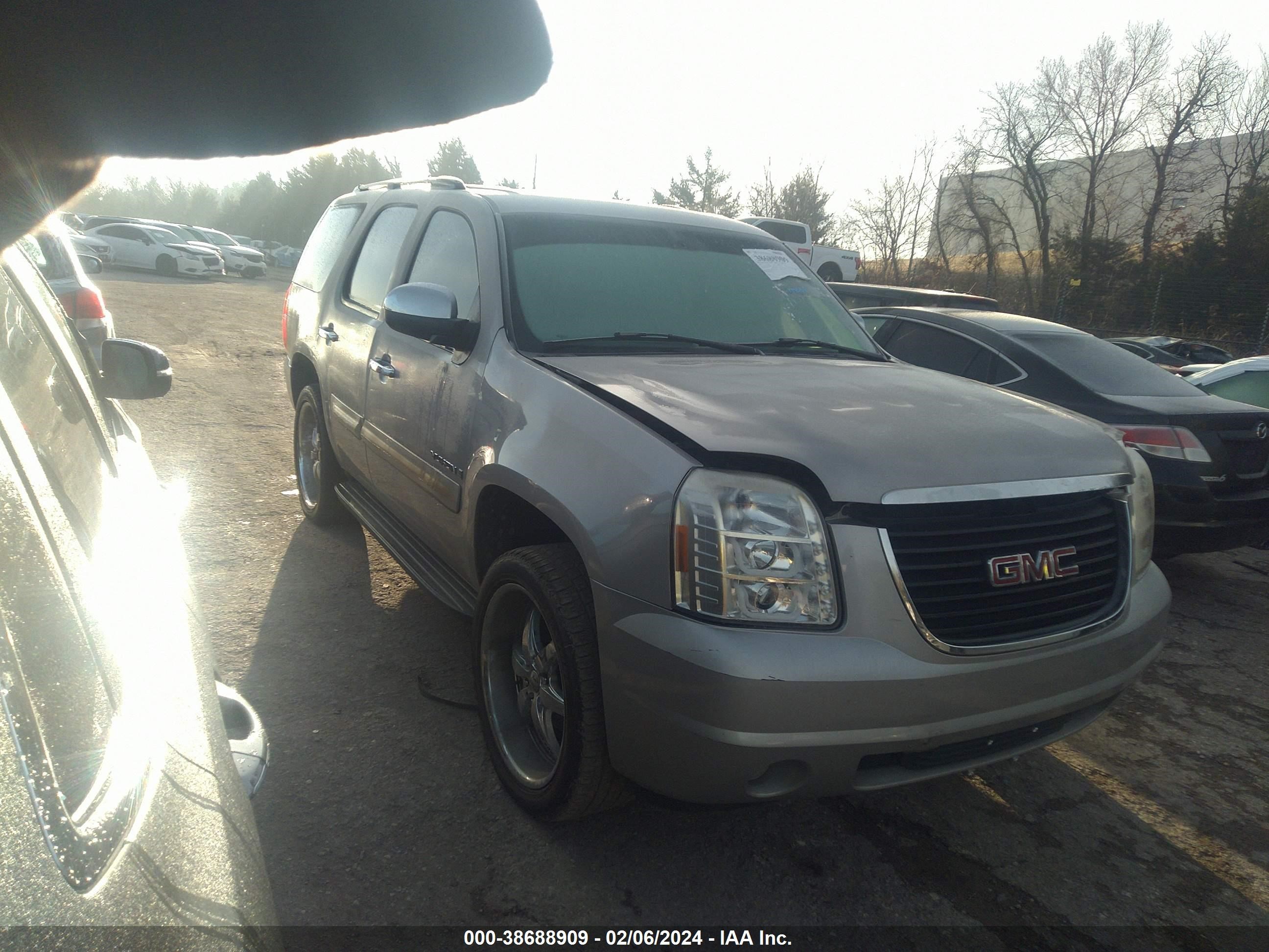 gmc yukon 2007 1gkfc13c17j308672