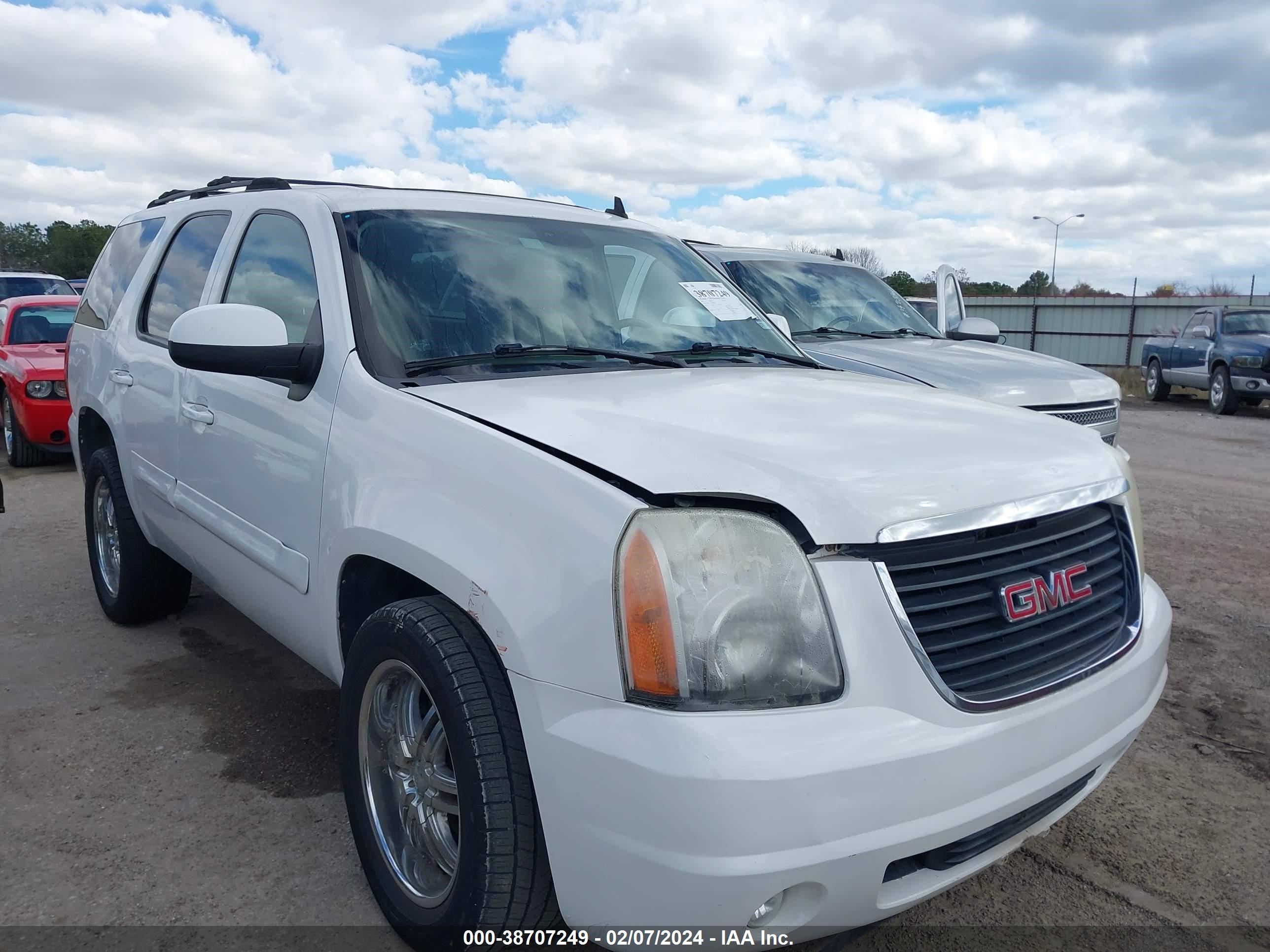 gmc yukon 2007 1gkfc13j27r256923