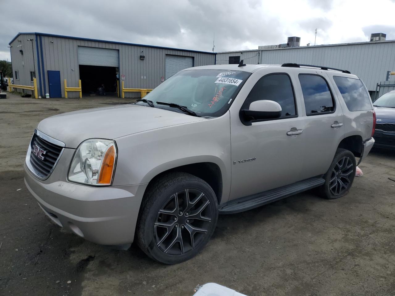 gmc yukon 2007 1gkfc13j47r239640