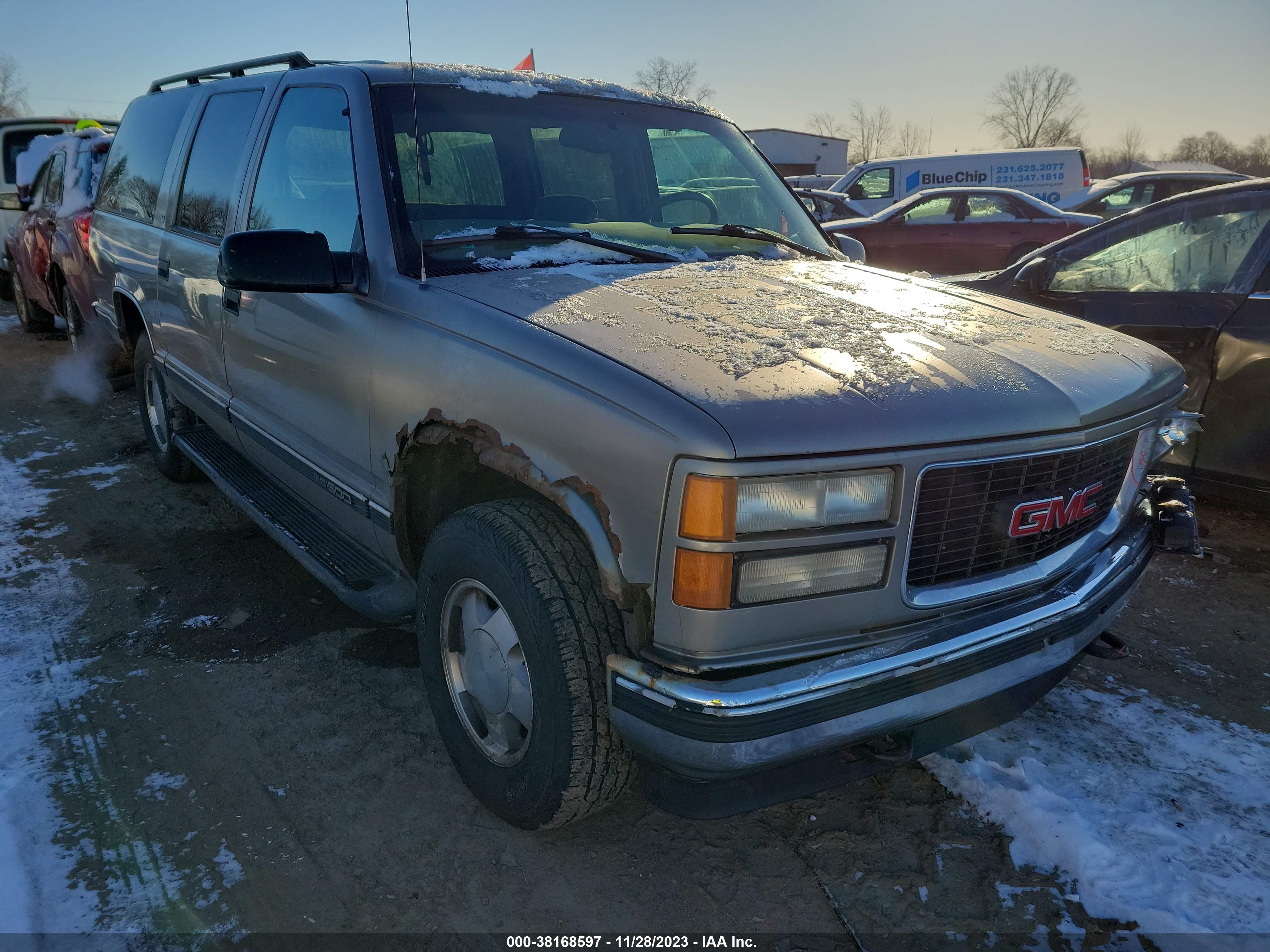 gmc suburban 1999 1gkfk16r8xj809870