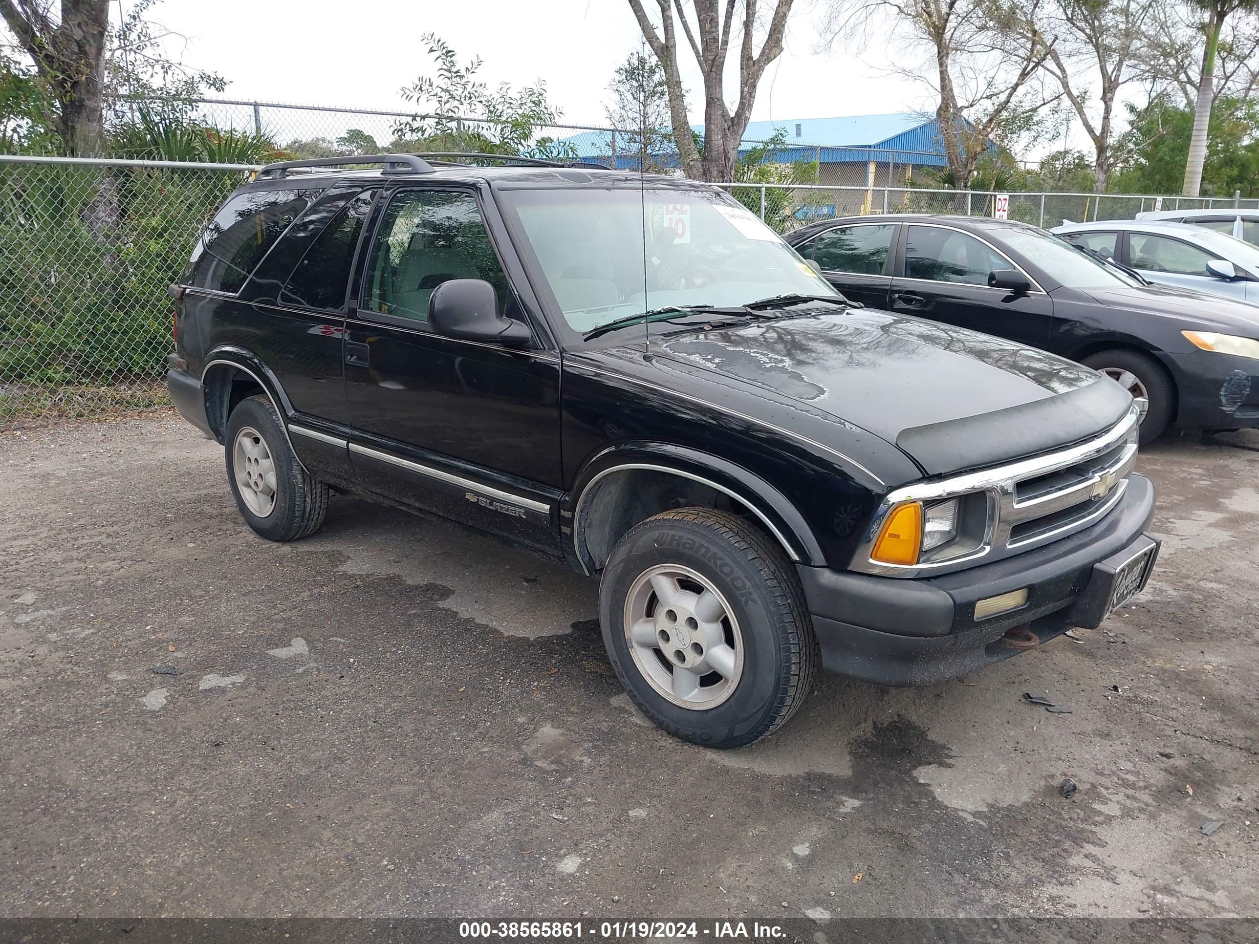 chevrolet blazer 1997 1gnct18w0vk147067