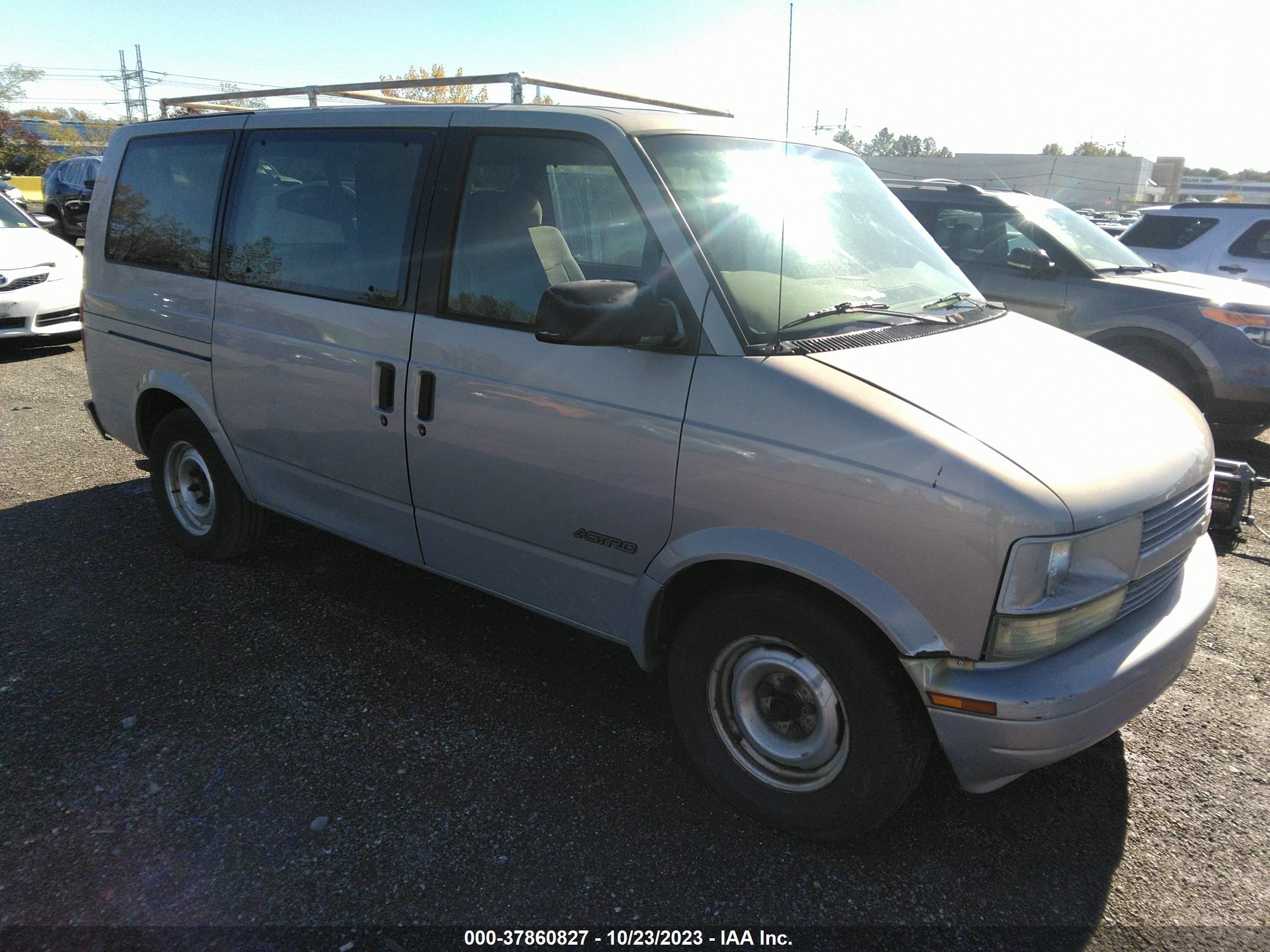 chevrolet astro 2000 1gndm19w6yb191322