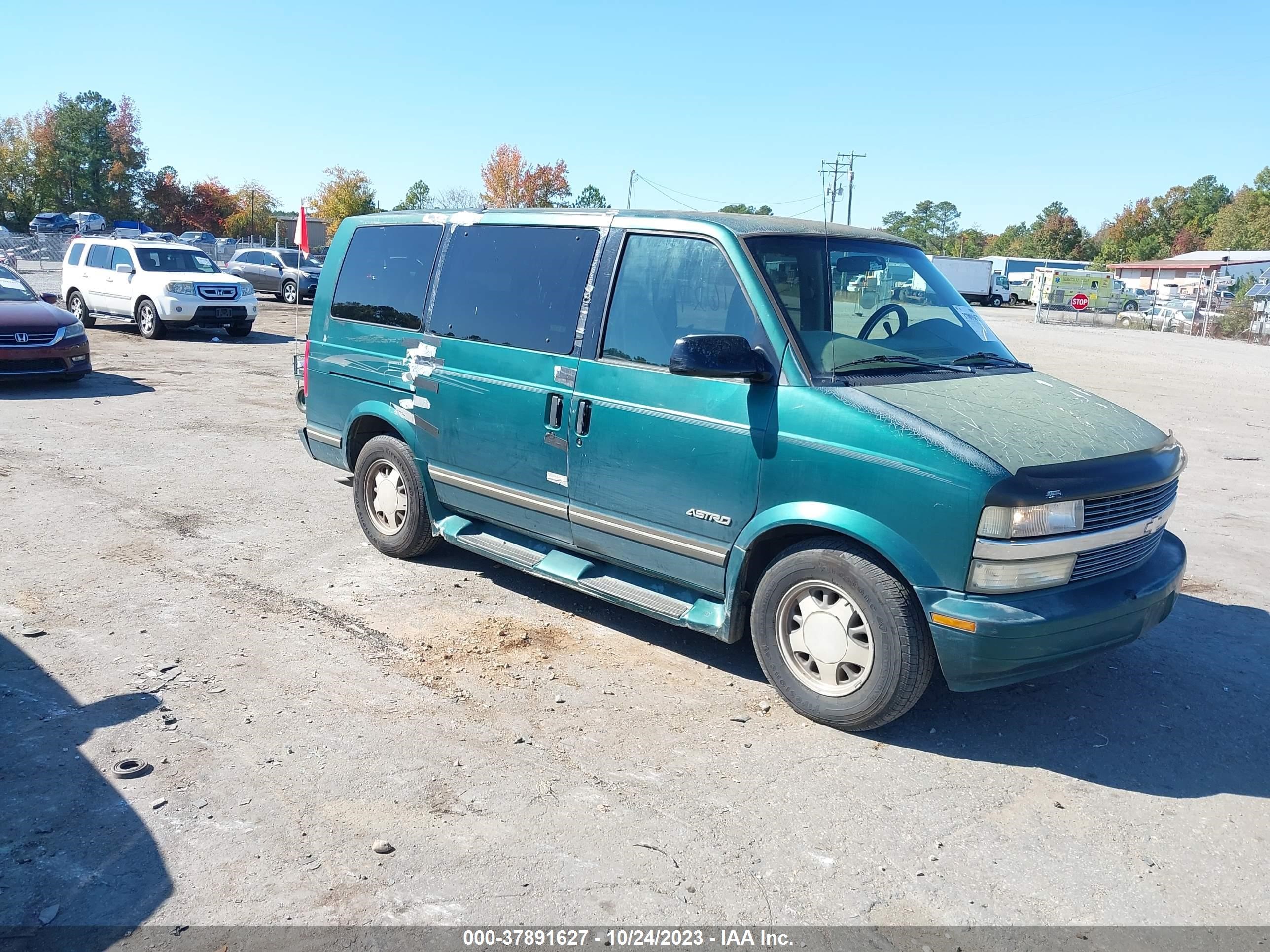 chevrolet astro 1998 1gndm19w9wb190825