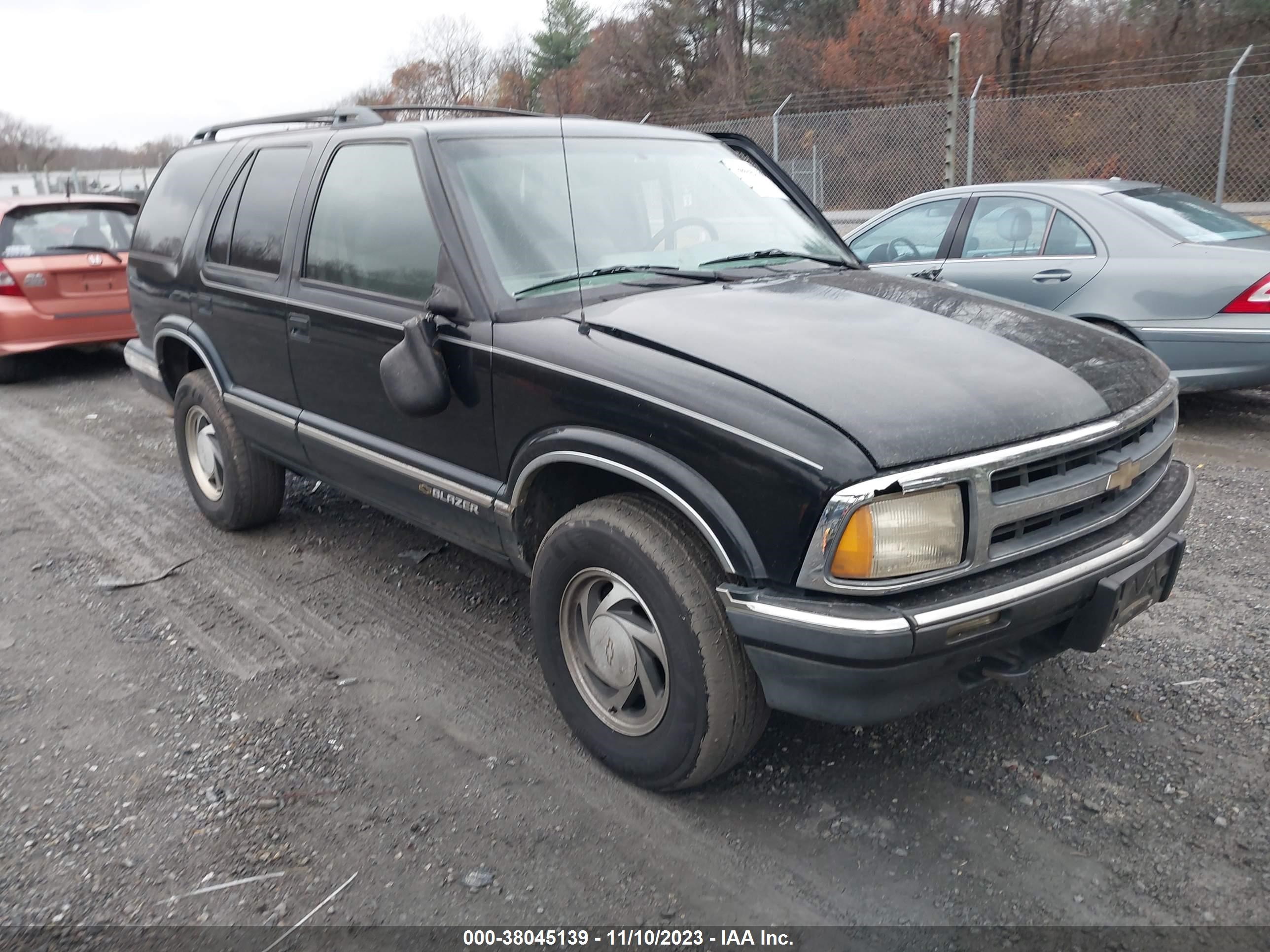 chevrolet blazer 1996 1gndt1348t2145821