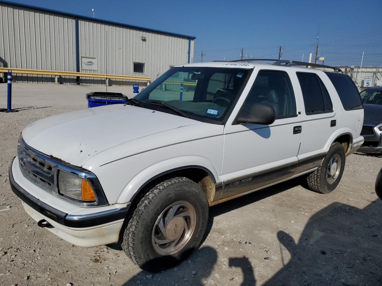 chevrolet blazer 1997 1gndt13w0v2104490