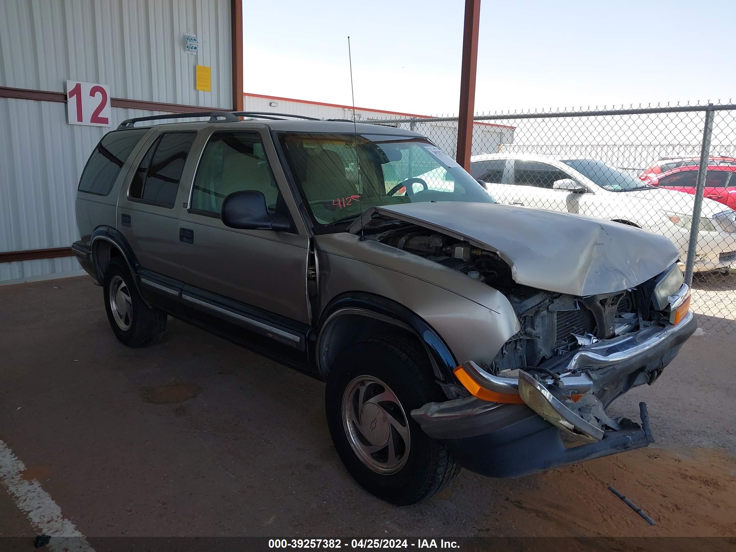 chevrolet blazer 1998 1gndt13w0w2217020