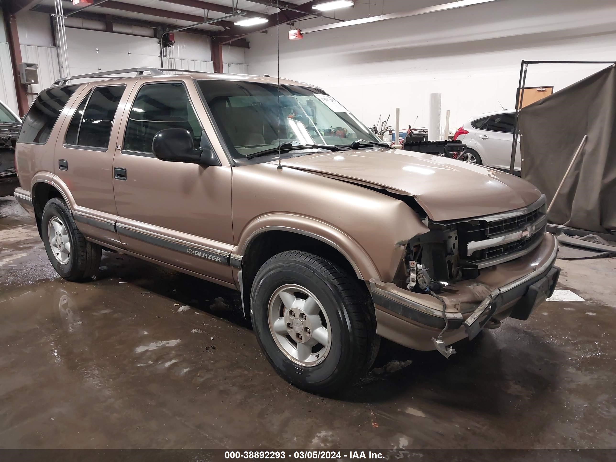 chevrolet blazer 1997 1gndt13w5v2157735