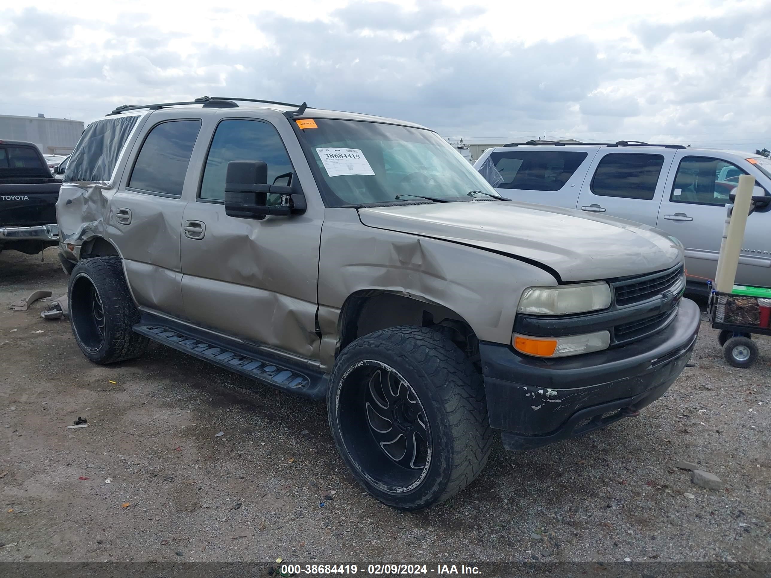 chevrolet tahoe 2001 1gnec13t81r180969