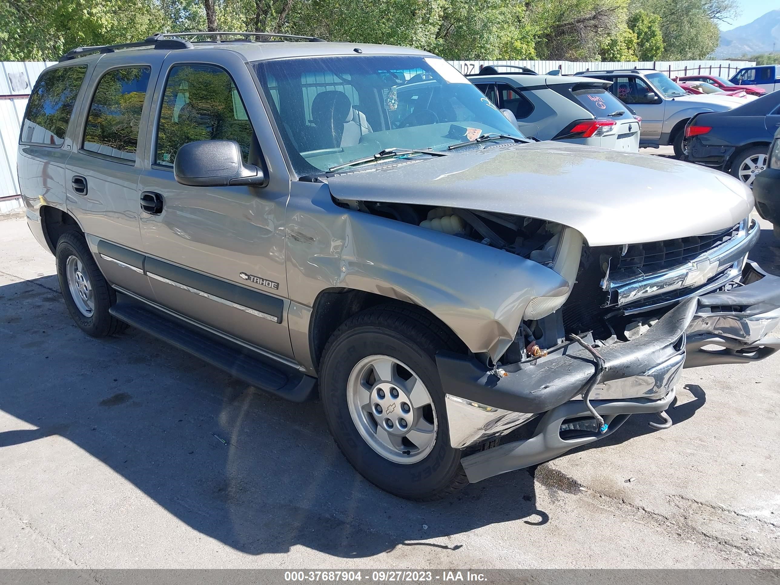 chevrolet tahoe 2002 1gnec13z22r203619