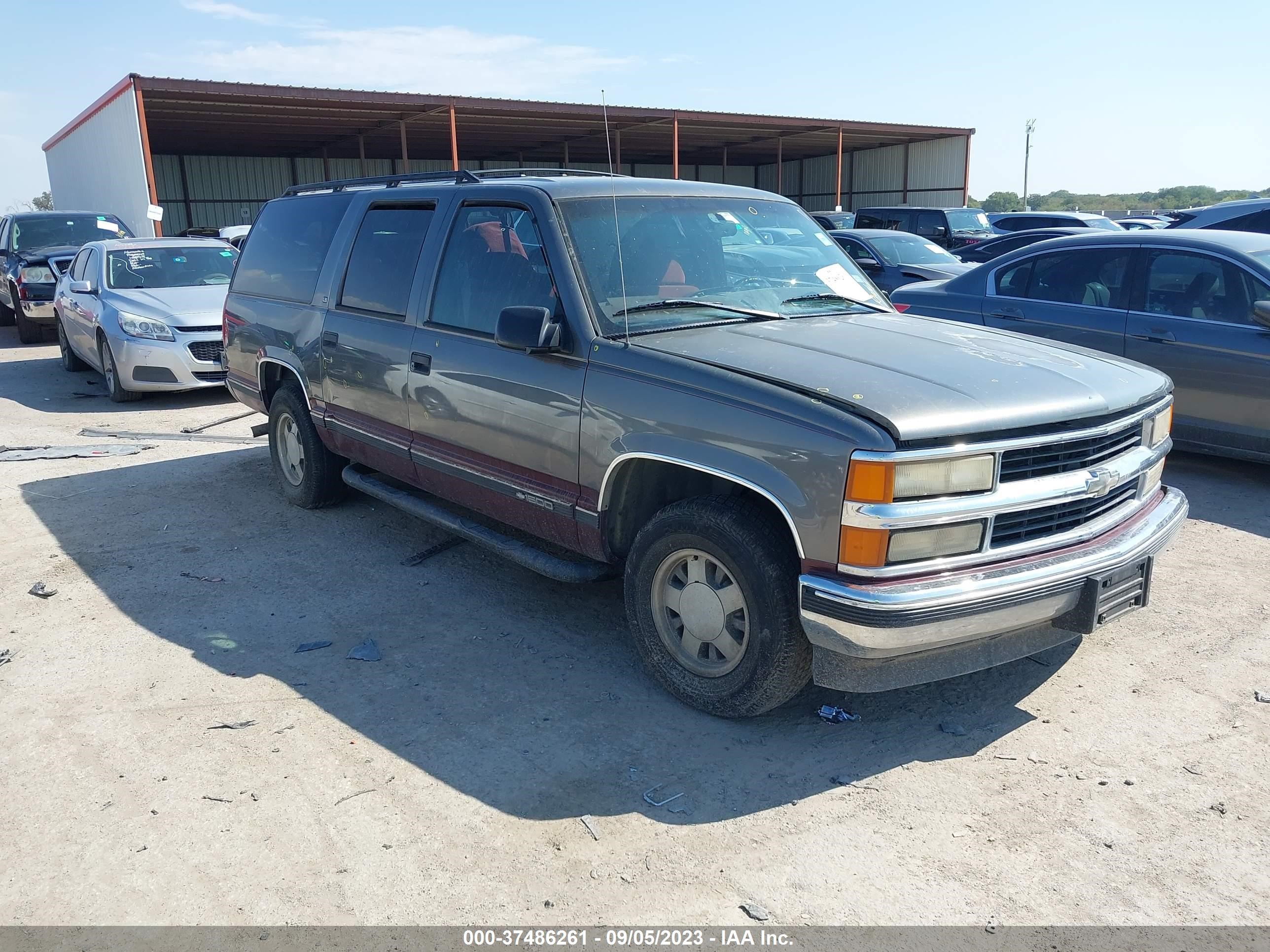 chevrolet suburban 1999 1gnec16r1xj363217