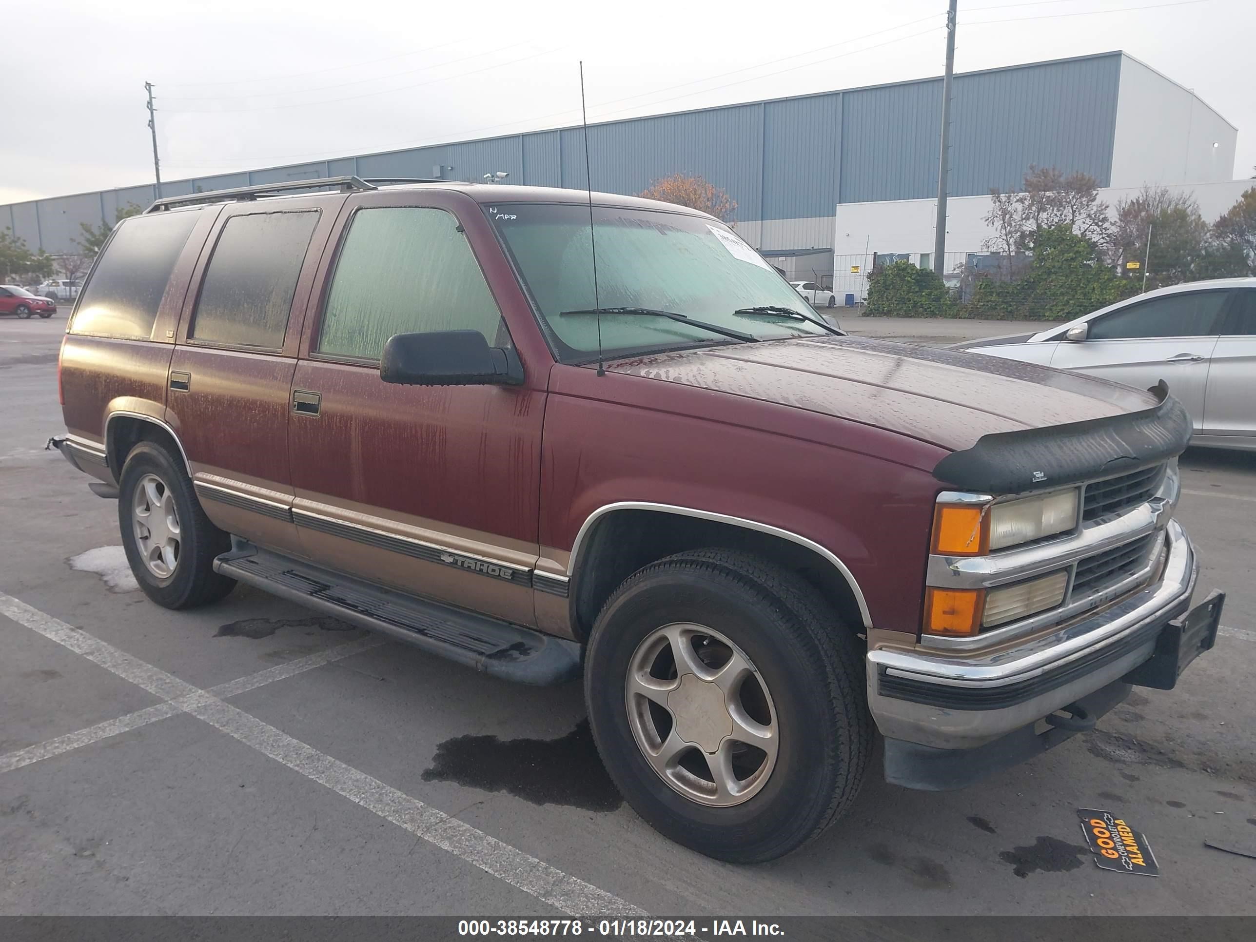 chevrolet tahoe 1998 1gnek13r1wj370531