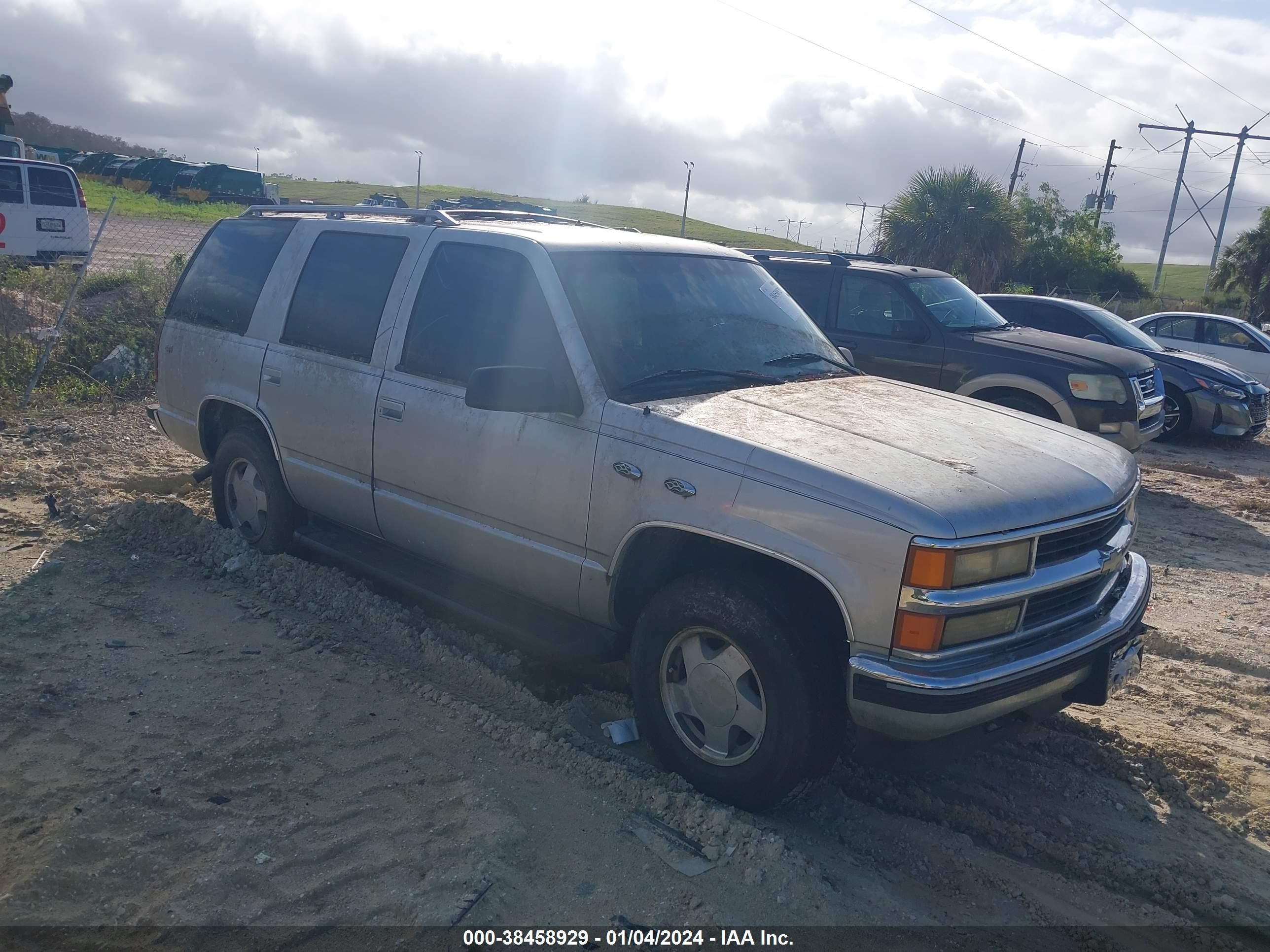 chevrolet tahoe 1996 1gnek13r6tj318128