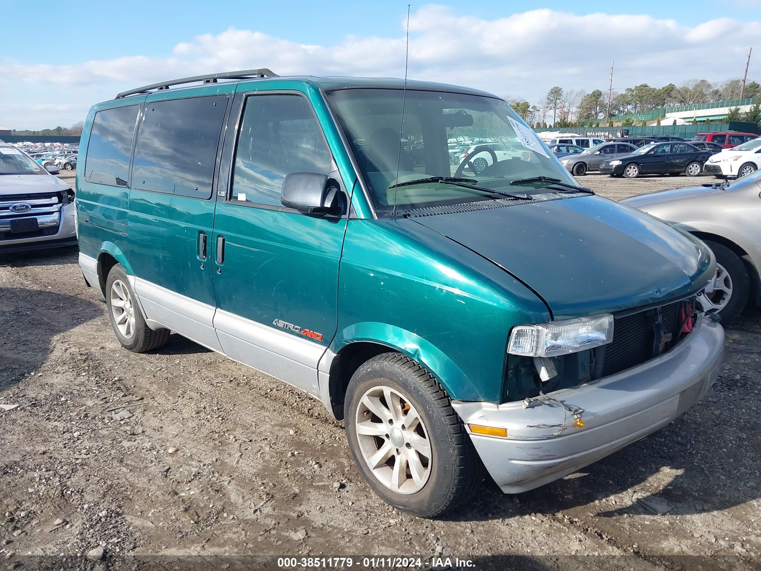 chevrolet astro 2000 1gnel19w8yb114135